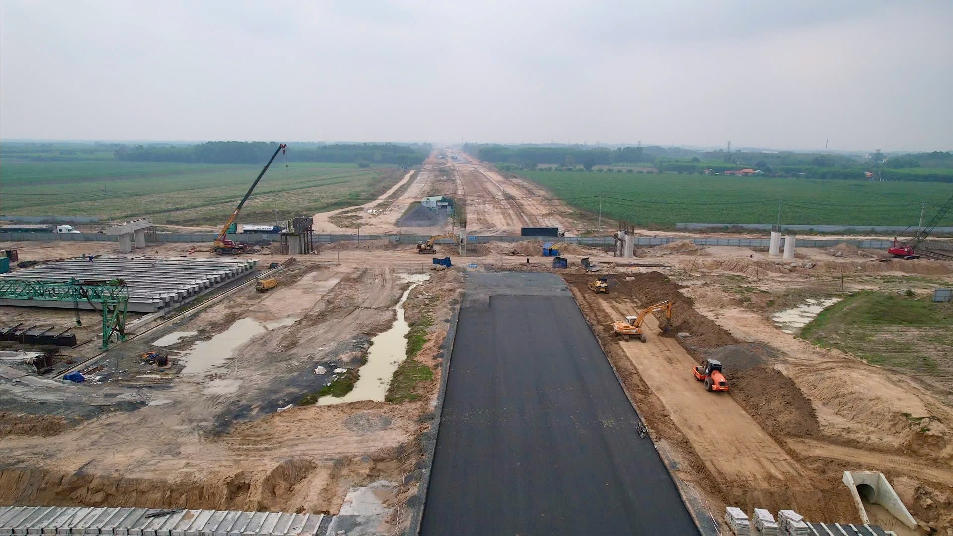 Nhìn lại hành trình từ ruộng trũng đến thời khắc thông xe kỹ thuật Vành đai 3 qua Đồng Nai- Ảnh 10. Nhìn lại hành trình từ ruộng trũng đến thời khắc thông xe kỹ thuật Vành đai 3 qua Đồng Nai- Ảnh 10.