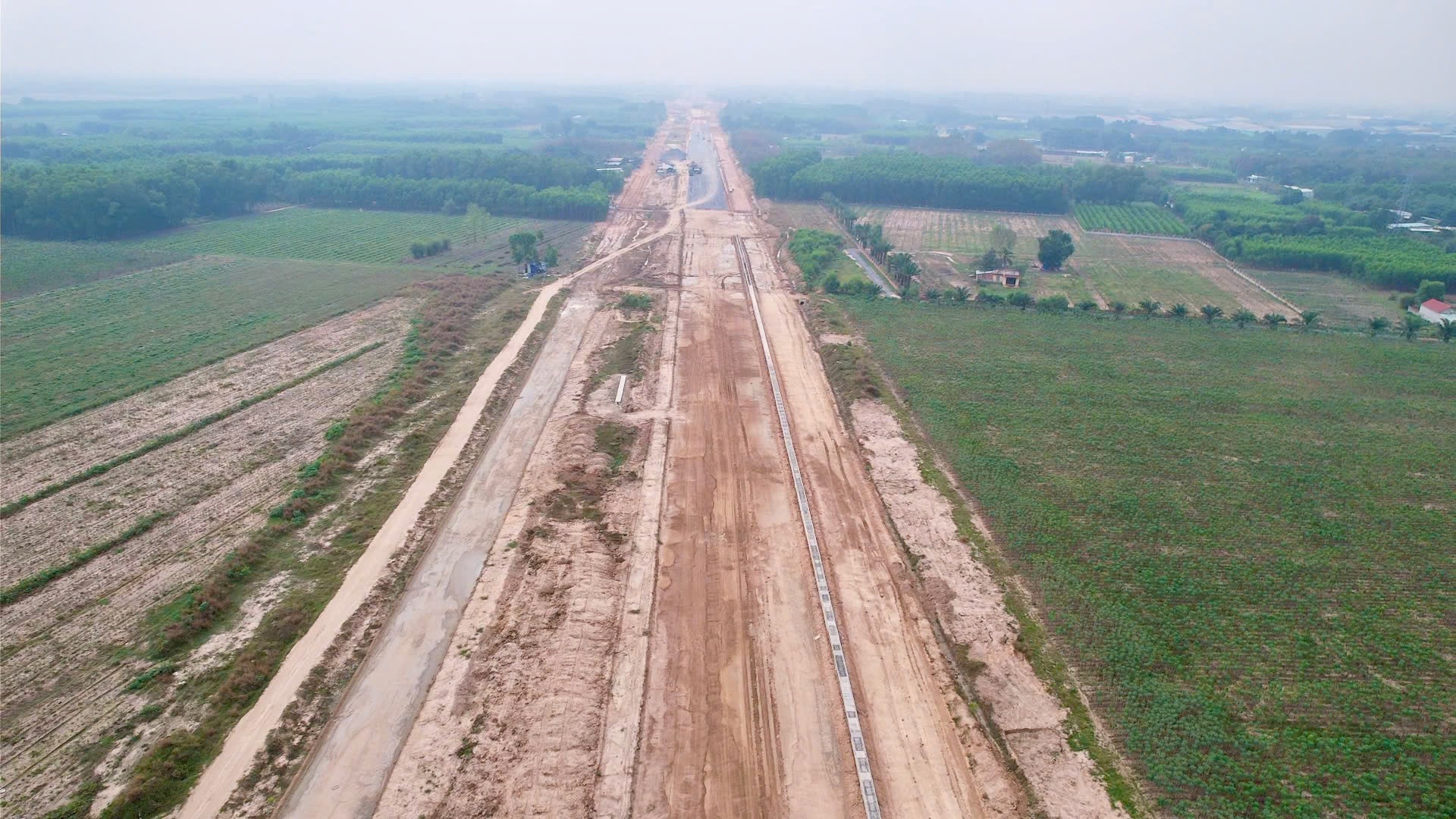 Nhìn lại hành trình từ ruộng trũng đến thời khắc thông xe kỹ thuật Vành đai 3 qua Đồng Nai- Ảnh 7. Nhìn lại hành trình từ ruộng trũng đến thời khắc thông xe kỹ thuật Vành đai 3 qua Đồng Nai- Ảnh 7.