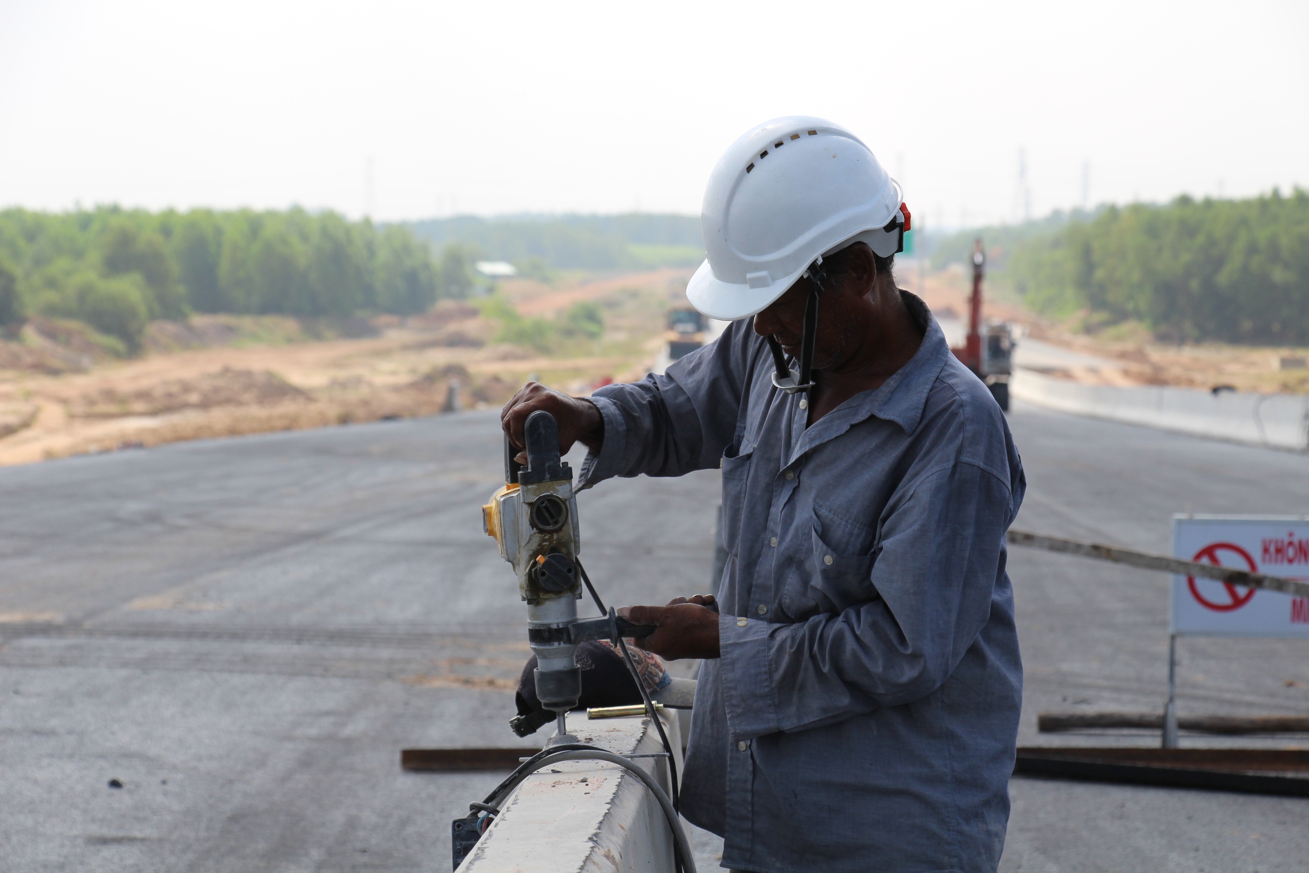 Nhìn lại hành trình từ ruộng trũng đến thời khắc thông xe kỹ thuật Vành đai 3 qua Đồng Nai- Ảnh 17. Nhìn lại hành trình từ ruộng trũng đến thời khắc thông xe kỹ thuật Vành đai 3 qua Đồng Nai- Ảnh 17.