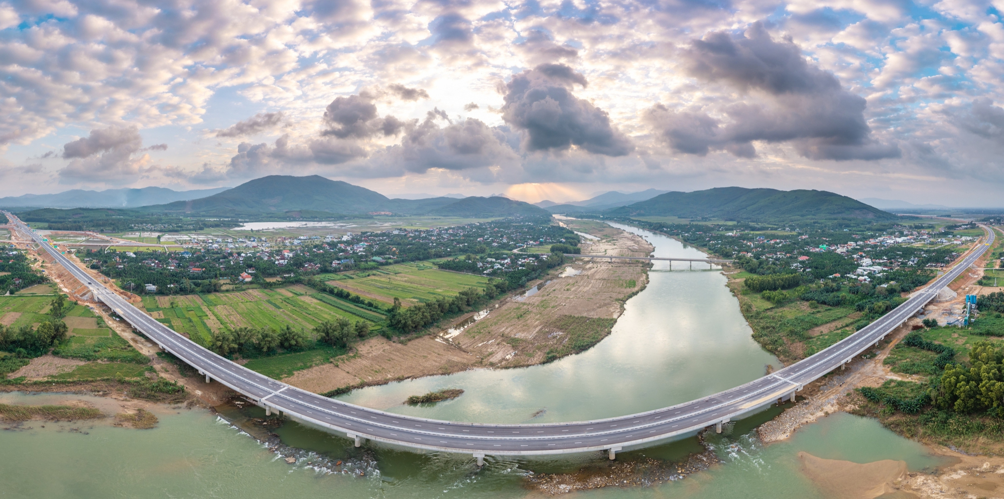 Toàn cảnh cao tốc 20.000 tỷ đồng trước giờ thông xe kỹ thuật- Ảnh 7. Toàn cảnh cao tốc 20.000 tỷ đồng trước giờ thông xe kỹ thuật- Ảnh 7.