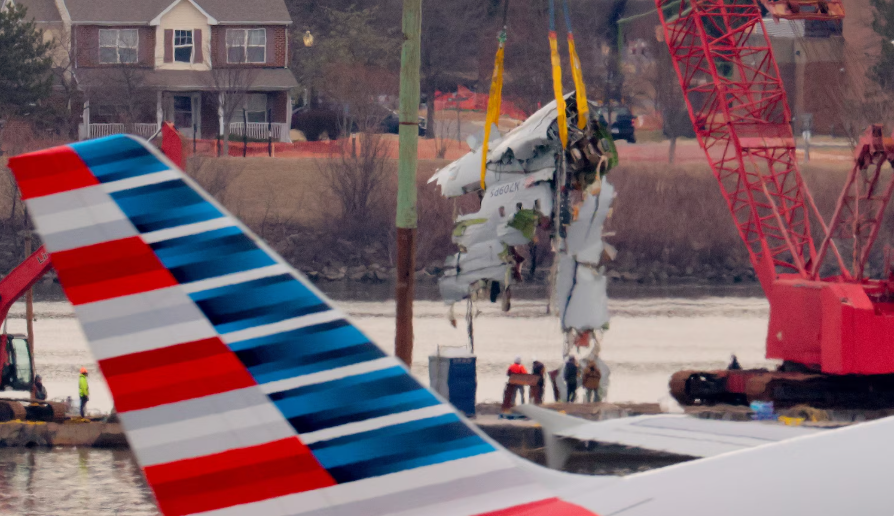 Chính phủ Mỹ nhận lỗi vụ tai nạn máy bay ở Washington D.C- Ảnh 1. Chính phủ Mỹ nhận lỗi vụ tai nạn máy bay ở Washington D.C- Ảnh 1.