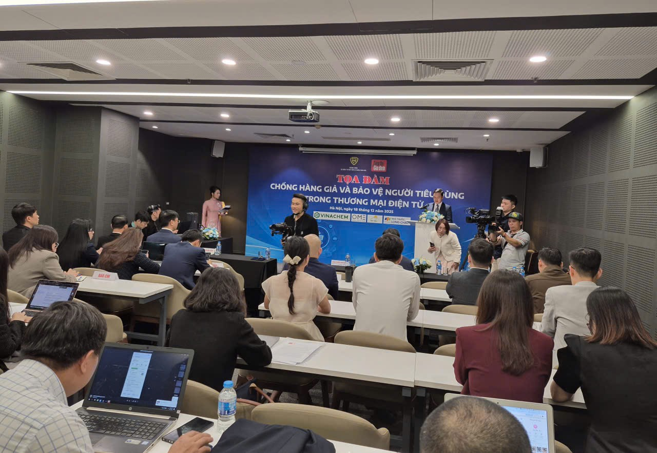 Chống hàng giả trên thương mại điện tử, cần xây dựng hệ thống cảnh báo sớm- Ảnh 1. Chống hàng giả trên thương mại điện tử, cần xây dựng hệ thống cảnh báo sớm- Ảnh 1.