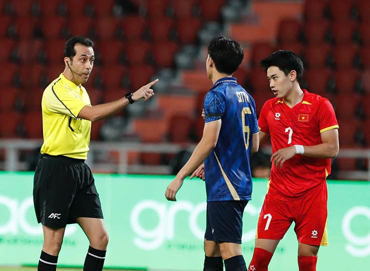 Vượt qua Thái Lan, U22 Việt Nam vô địch SEA Games 33- Ảnh 1. Vượt qua Thái Lan, U22 Việt Nam vô địch SEA Games 33- Ảnh 1.