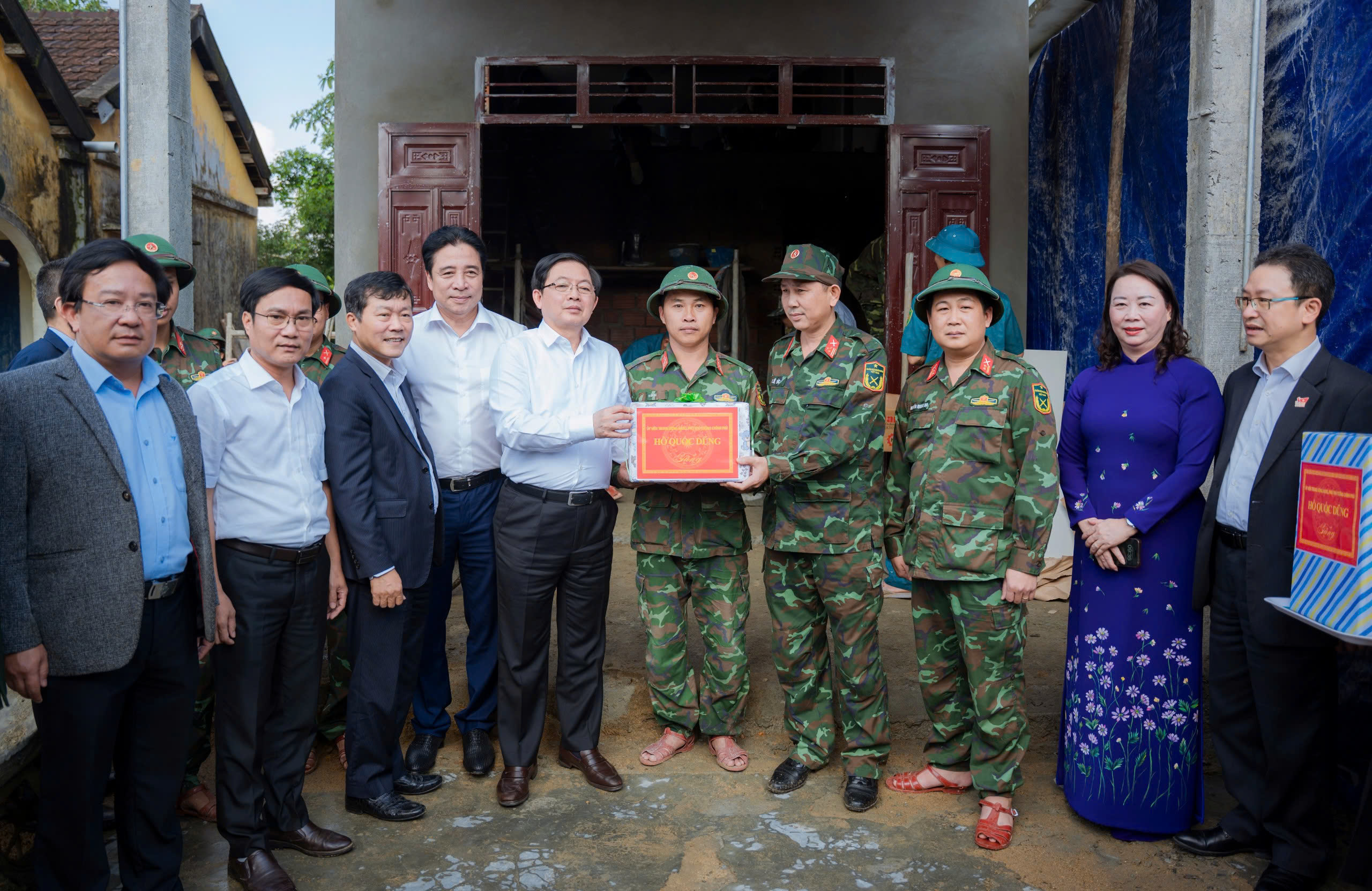 Phó Thủ tướng Hồ Quốc Dũng thăm, chúc mừng Giáng sinh giáo phận Huế- Ảnh 2. Phó Thủ tướng Hồ Quốc Dũng thăm, chúc mừng Giáng sinh giáo phận Huế- Ảnh 2.