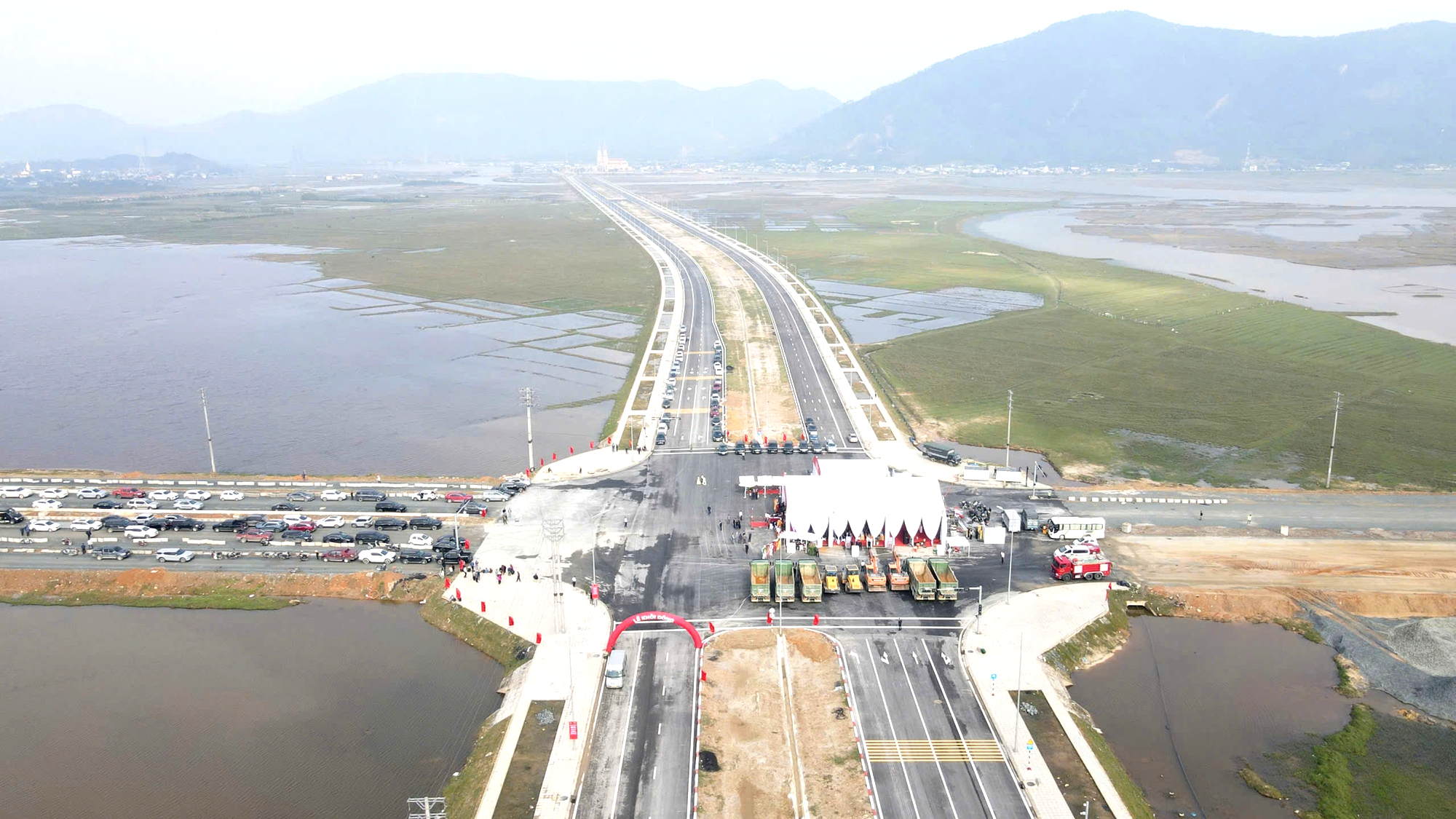 Khởi động loạt dự &aacute;n năng lượng xanh v&agrave; c&ocirc;ng nghiệp nặng tại H&agrave; Tĩnh- Ảnh 1.