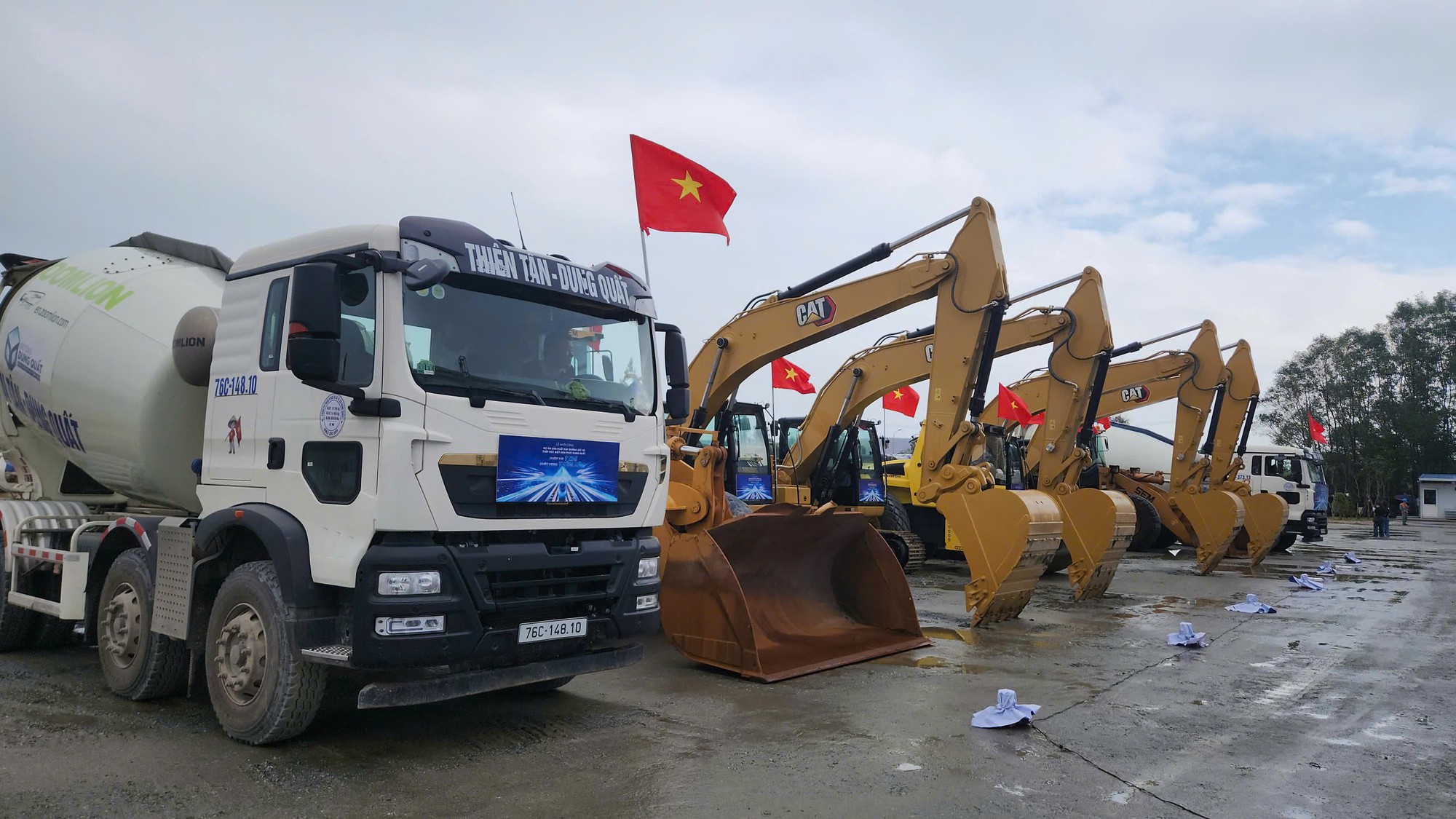 Loạt c&ocirc;ng tr&igrave;nh dự &aacute;n khởi c&ocirc;ng, kh&aacute;nh th&agrave;nh tạo bệ ph&oacute;ng cho Quảng Ng&atilde;i cất c&aacute;nh- Ảnh 1.