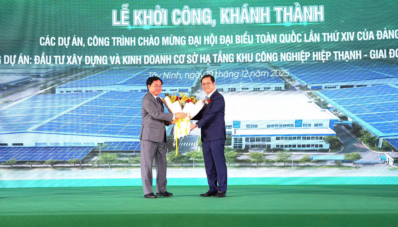 Tây Ninh:  Khởi công hai dự án trọng điểm tổng vốn hơn 3.650 tỷ đồng- Ảnh 1.