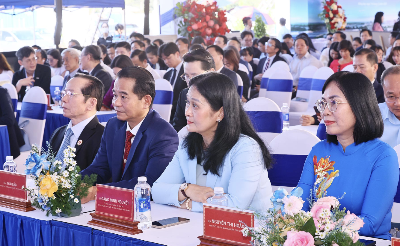 Khởi động 2 khu công nghiệp 2.000ha ven sân bay Long Thành, tổng vốn 20.000 tỷ đồng- Ảnh 2. Khởi động 2 khu công nghiệp 2.000ha ven sân bay Long Thành, tổng vốn 20.000 tỷ đồng- Ảnh 2.