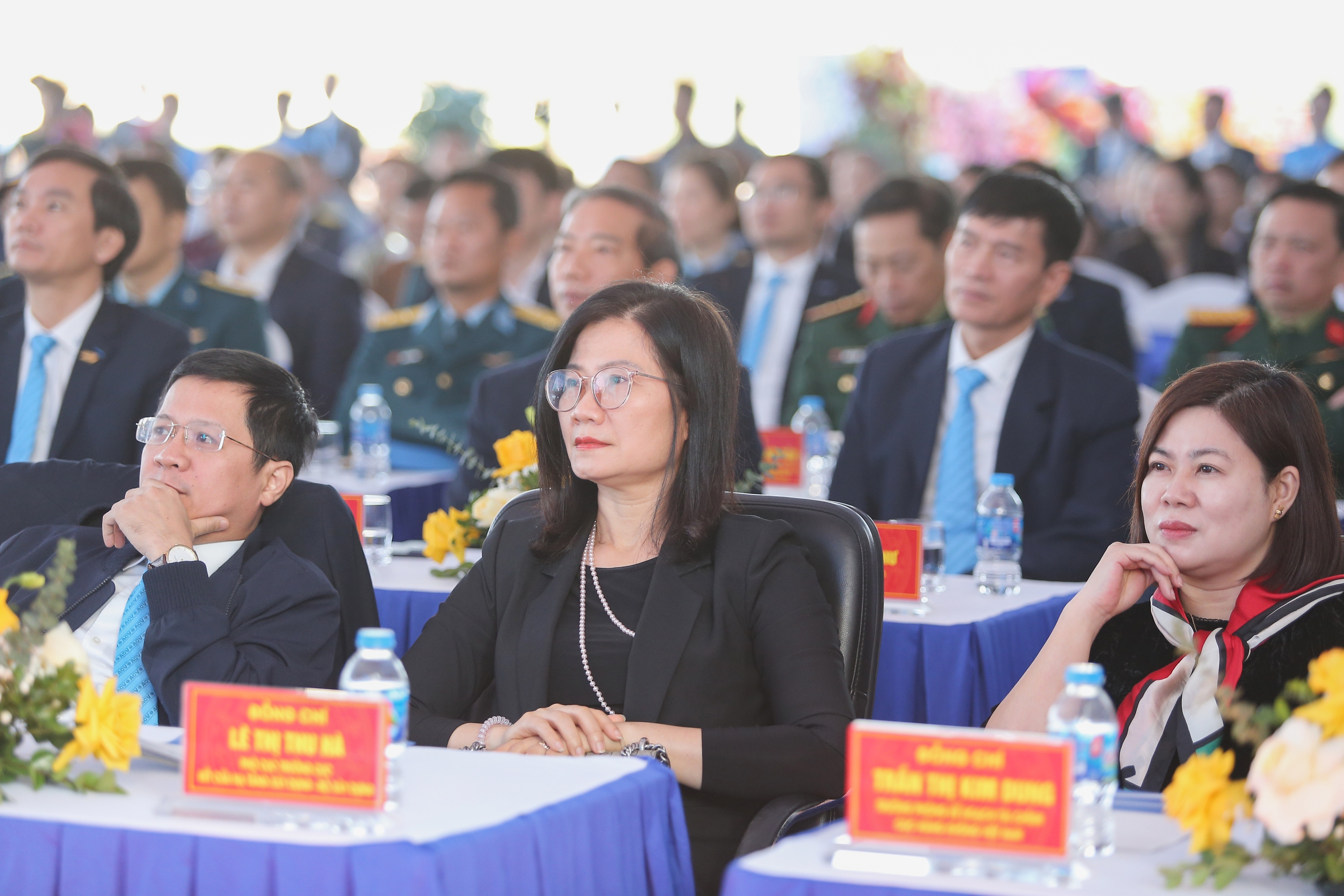 Người d&acirc;n vui mừng, phấn khởi khi s&acirc;n bay Vinh khai th&aacute;c trở lại- Ảnh 3.