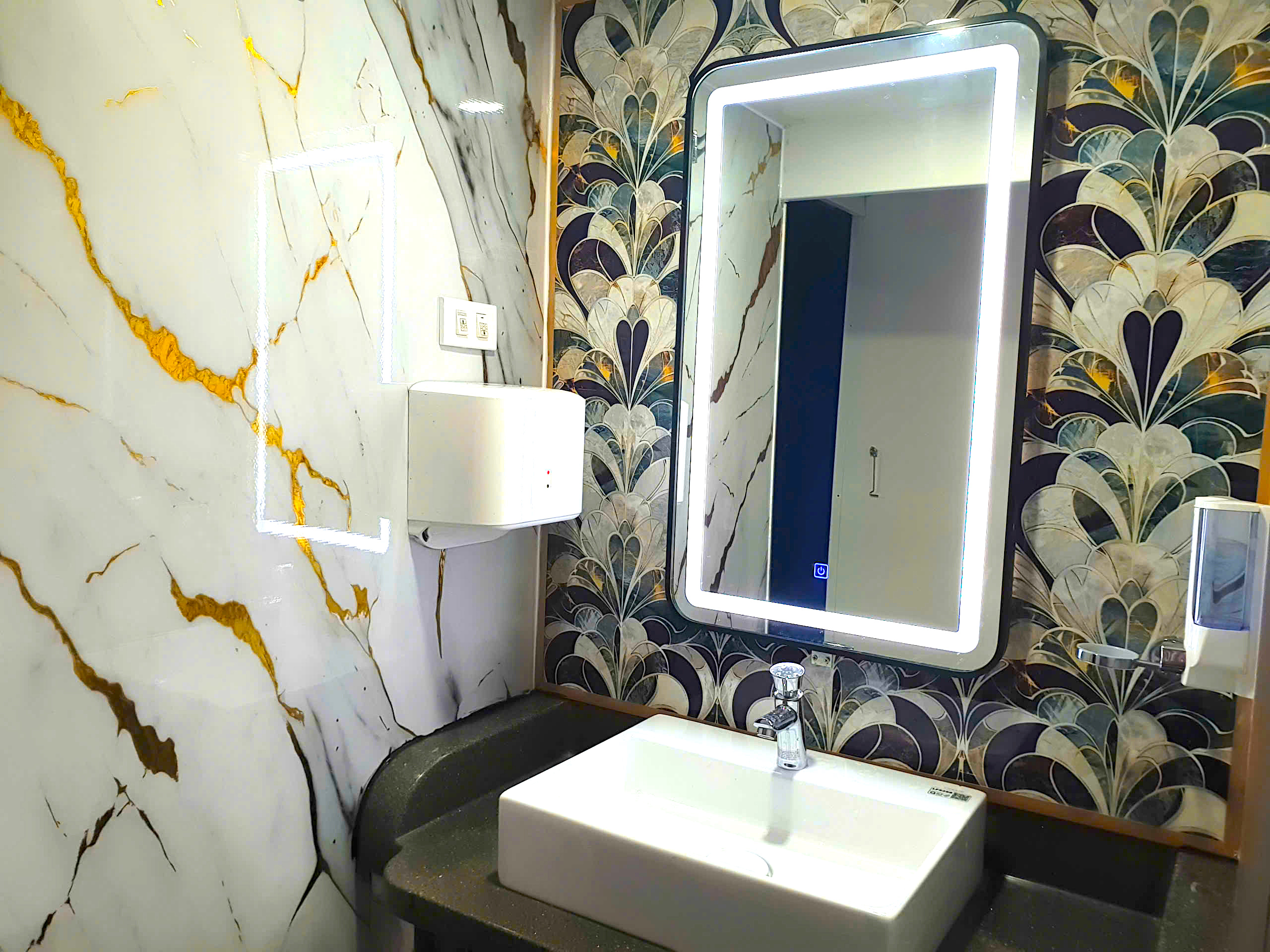 Đường sắt khánh thành, đưa vào khai thác hơn 160 toa xe khách nâng cấp hiện đại- Ảnh 4. Đường sắt khánh thành, đưa vào khai thác hơn 160 toa xe khách nâng cấp hiện đại- Ảnh 4.