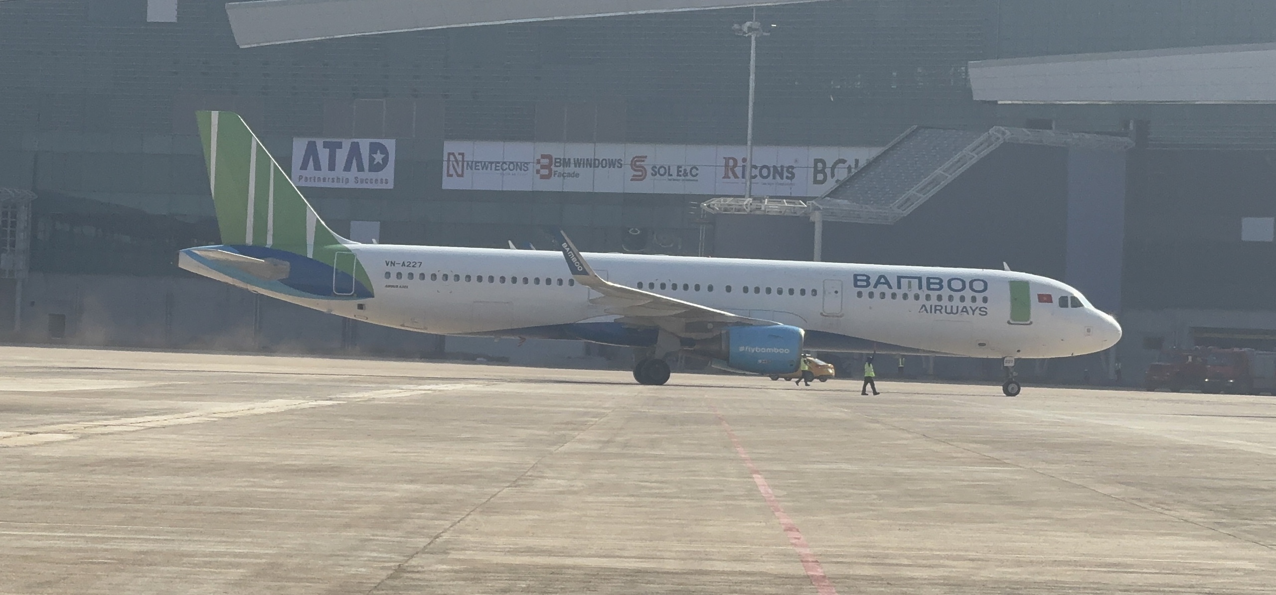 Ba m&aacute;y bay của ba h&atilde;ng h&agrave;ng kh&ocirc;ng đầu ti&ecirc;n đ&aacute;p xuống s&acirc;n bay Long Th&agrave;nh- Ảnh 5.