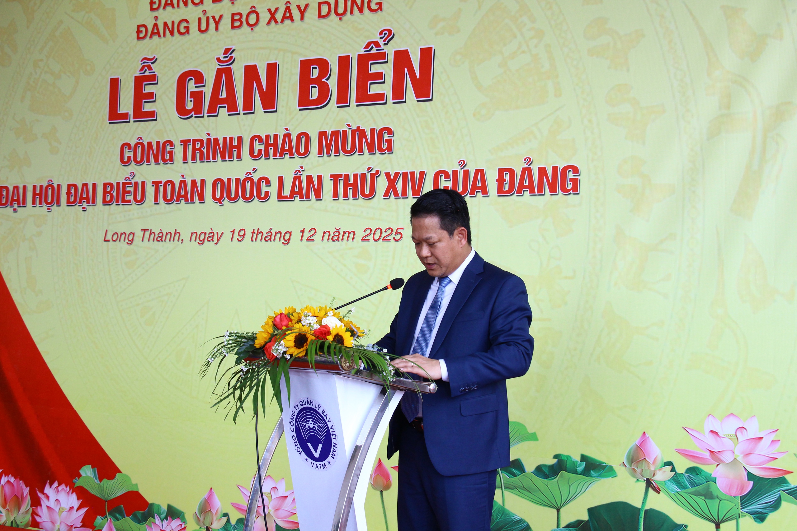 Ph&oacute; Thủ tướng Nguyễn H&ograve;a B&igrave;nh dự lễ gắn biển tại c&ocirc;ng tr&igrave;nh quản l&yacute; bay s&acirc;n bay Long Th&agrave;nh- Ảnh 6.