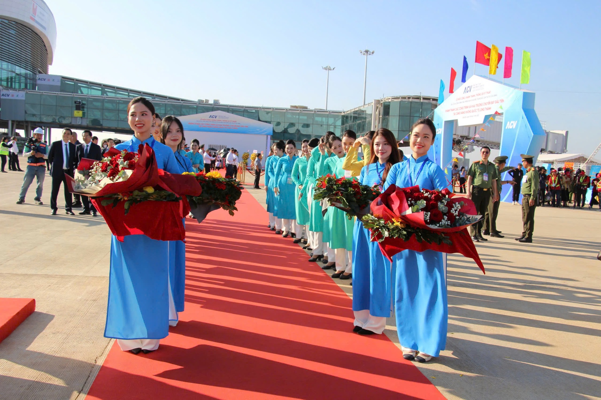 Trực tiếp: Lễ khởi công, khánh thành các dự án, công trình chào mừng Đại hội XIV của Đảng- Ảnh 1. Trực tiếp: Lễ khởi công, khánh thành các dự án, công trình chào mừng Đại hội XIV của Đảng- Ảnh 1.