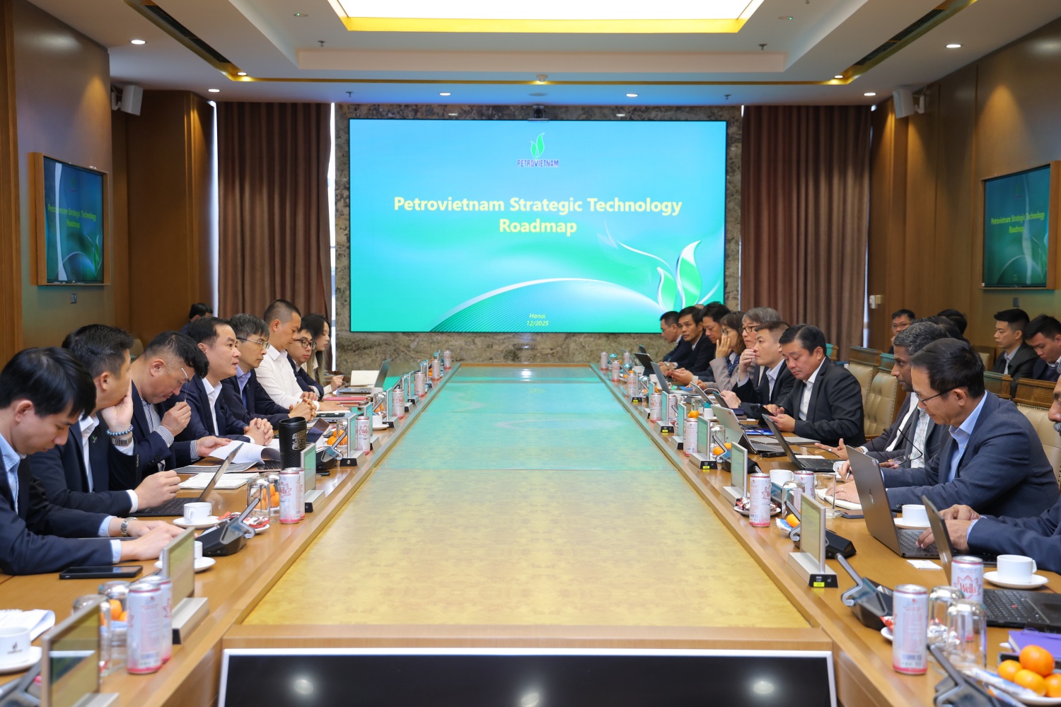 Petrovietnam tăng cường hợp t&aacute;c c&ocirc;ng nghệ với Qualcomm v&agrave; VNPT trong lĩnh vực năng lượng- Ảnh 1.