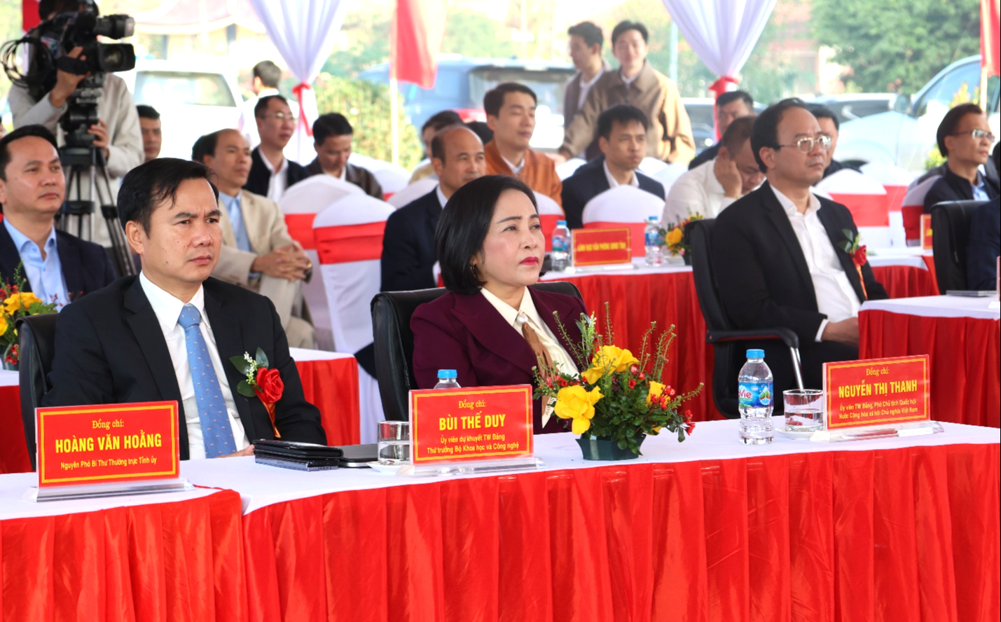 Th&ocirc;ng xe kỹ thuật cầu d&acirc;y văng vượt đường sắt Bắc - Nam đầu ti&ecirc;n ở Thanh H&oacute;a- Ảnh 2.