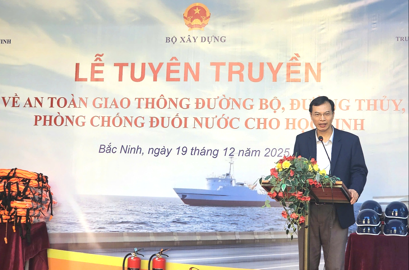 Bộ X&acirc;y dựng tổ chức tuy&ecirc;n truyền an to&agrave;n giao th&ocirc;ng cho học sinh tại Bắc Ninh- Ảnh 3.