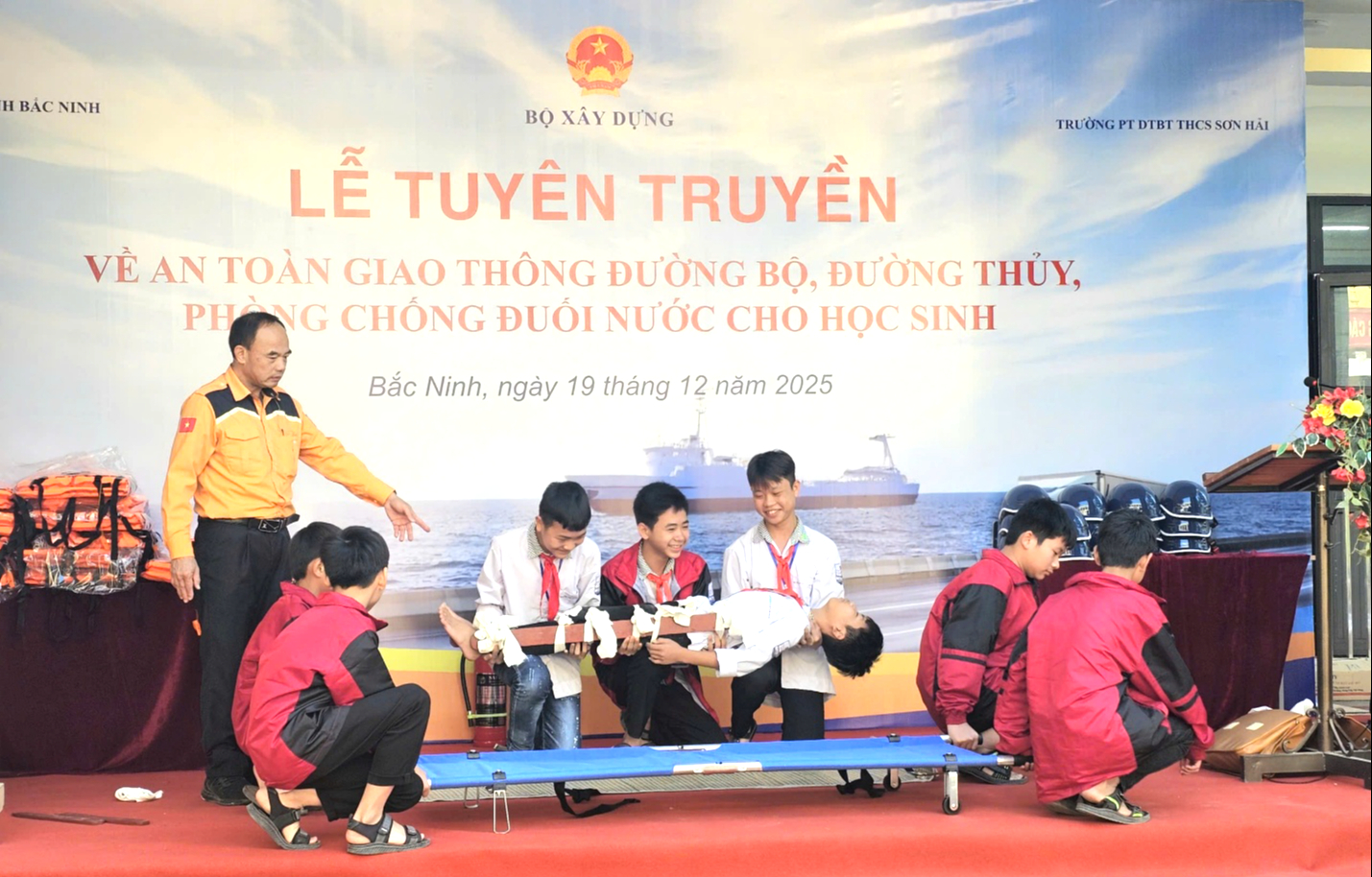 Bộ X&acirc;y dựng tổ chức tuy&ecirc;n truyền an to&agrave;n giao th&ocirc;ng cho học sinh tại Bắc Ninh- Ảnh 6.