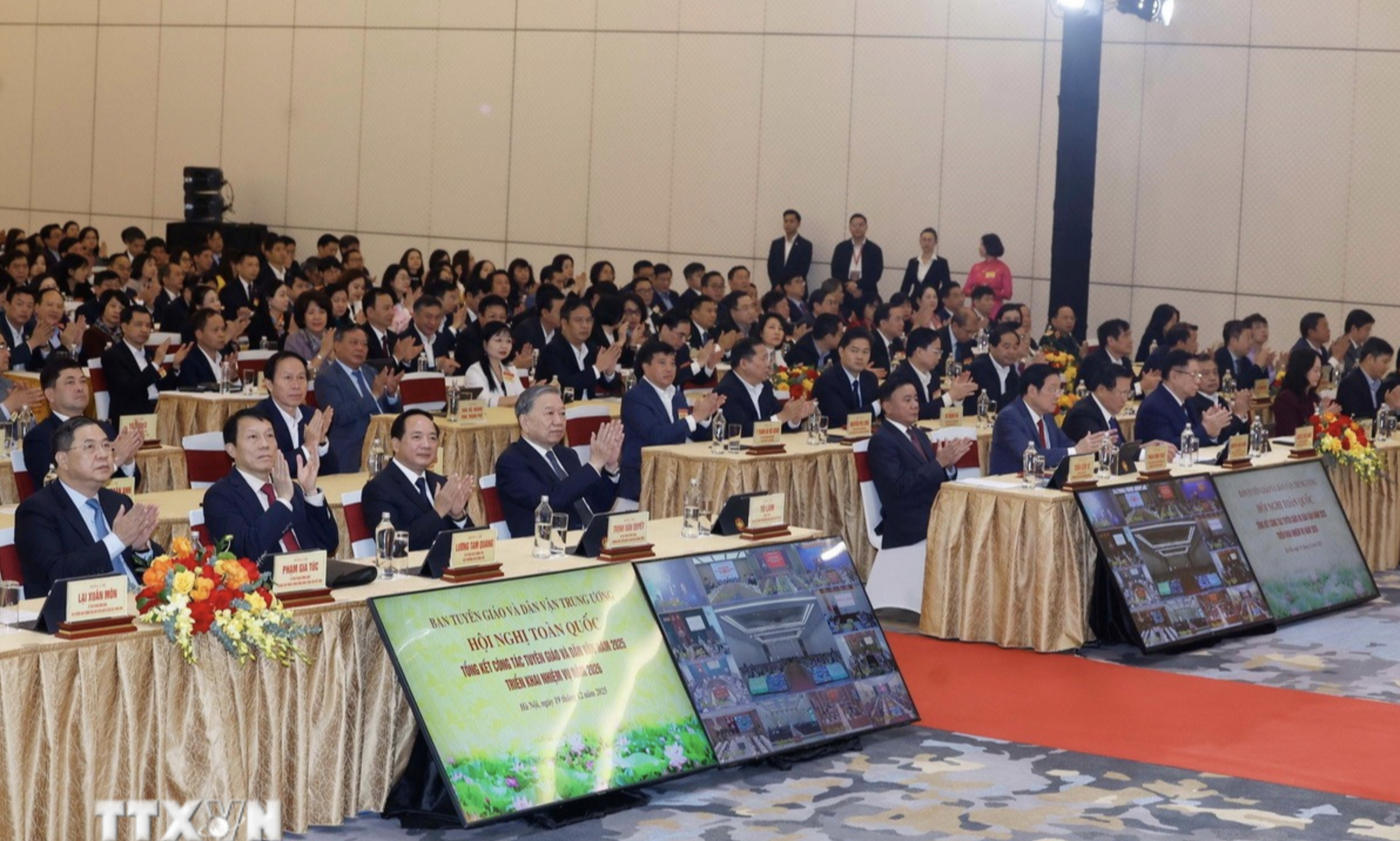 Nhiều dấu ấn nổi bật của ng&agrave;nh Tuy&ecirc;n gi&aacute;o v&agrave; D&acirc;n vận trong năm 2025- Ảnh 3.