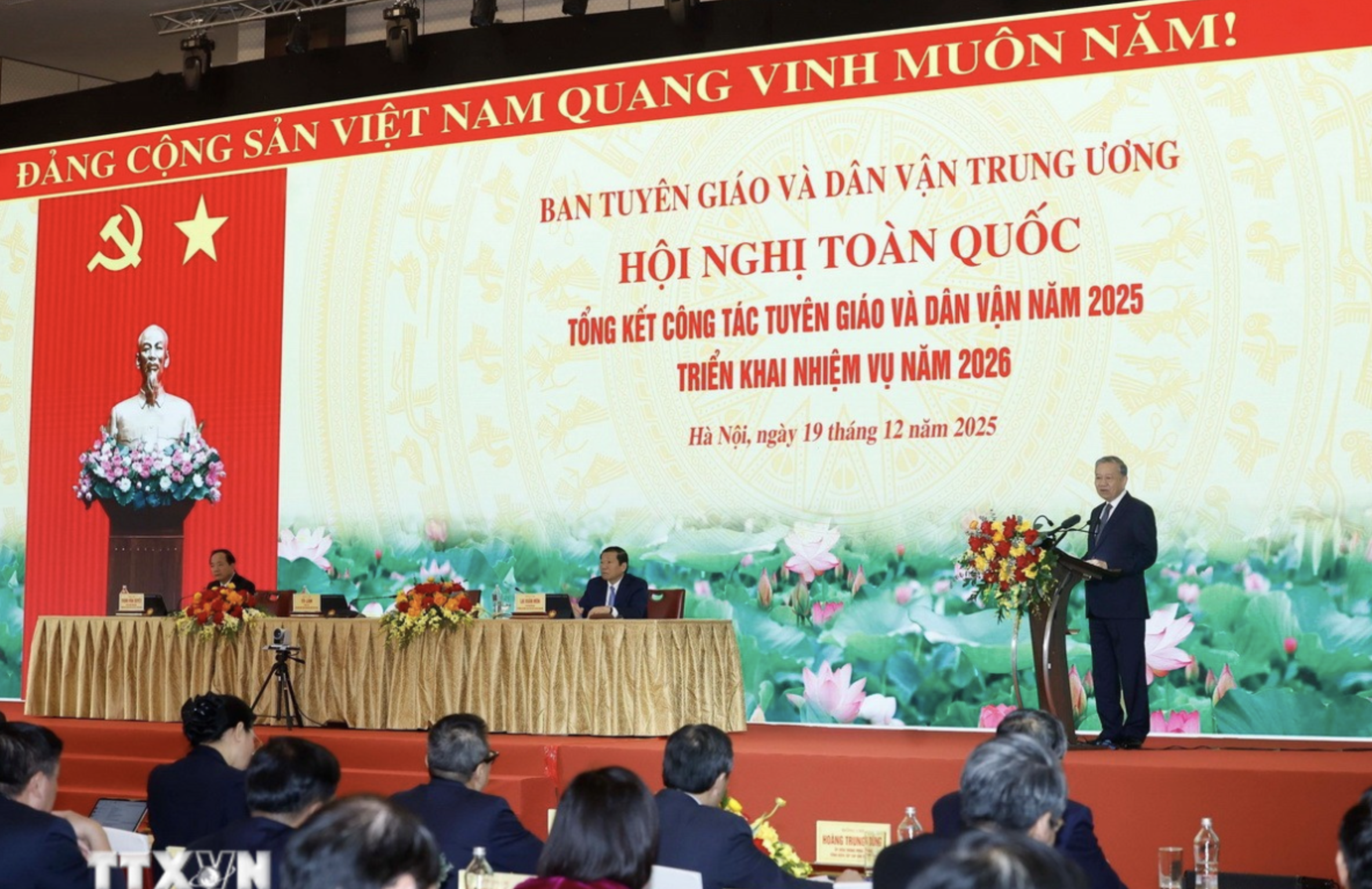 Tuyên giáo - dân vận phải "bắt đúng mạch nguồn, thấu từng nhịp đập" đời sống nhân dân- Ảnh 2. Tuyên giáo - dân vận phải "bắt đúng mạch nguồn, thấu từng nhịp đập" đời sống nhân dân- Ảnh 2.