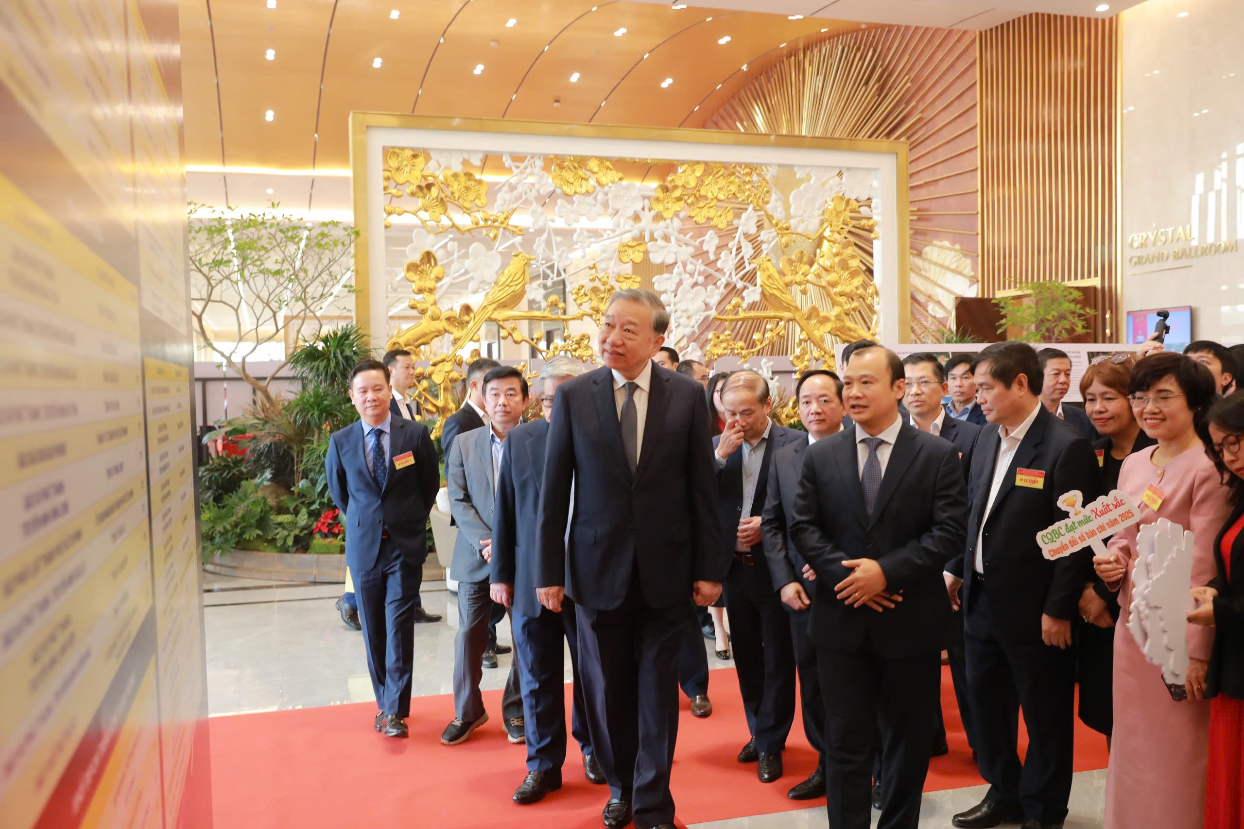 Nhiều dấu ấn nổi bật của ng&agrave;nh Tuy&ecirc;n gi&aacute;o v&agrave; D&acirc;n vận trong năm 2025- Ảnh 1.