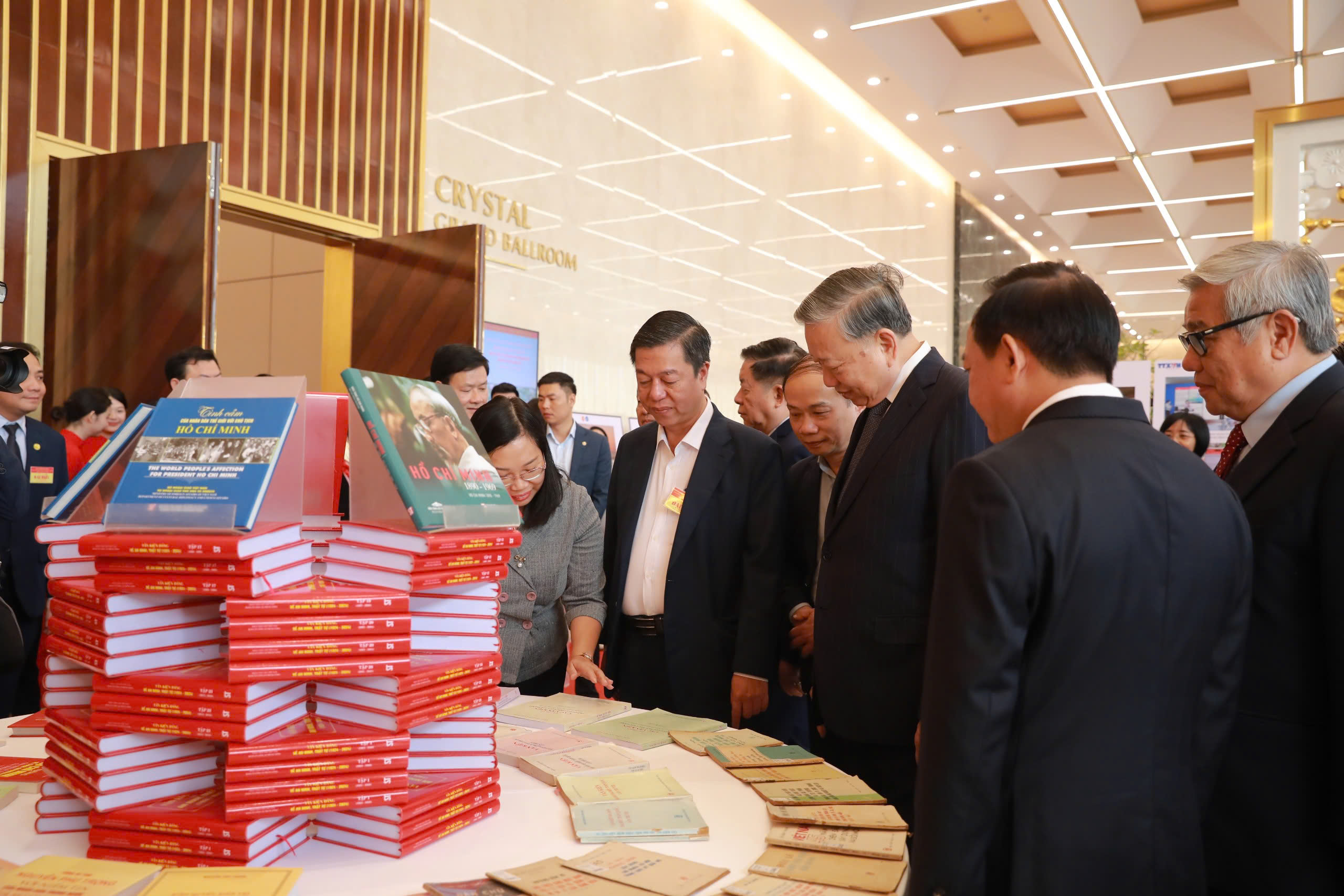 Nhiều dấu ấn nổi bật của ng&agrave;nh Tuy&ecirc;n gi&aacute;o v&agrave; D&acirc;n vận trong năm 2025- Ảnh 2.