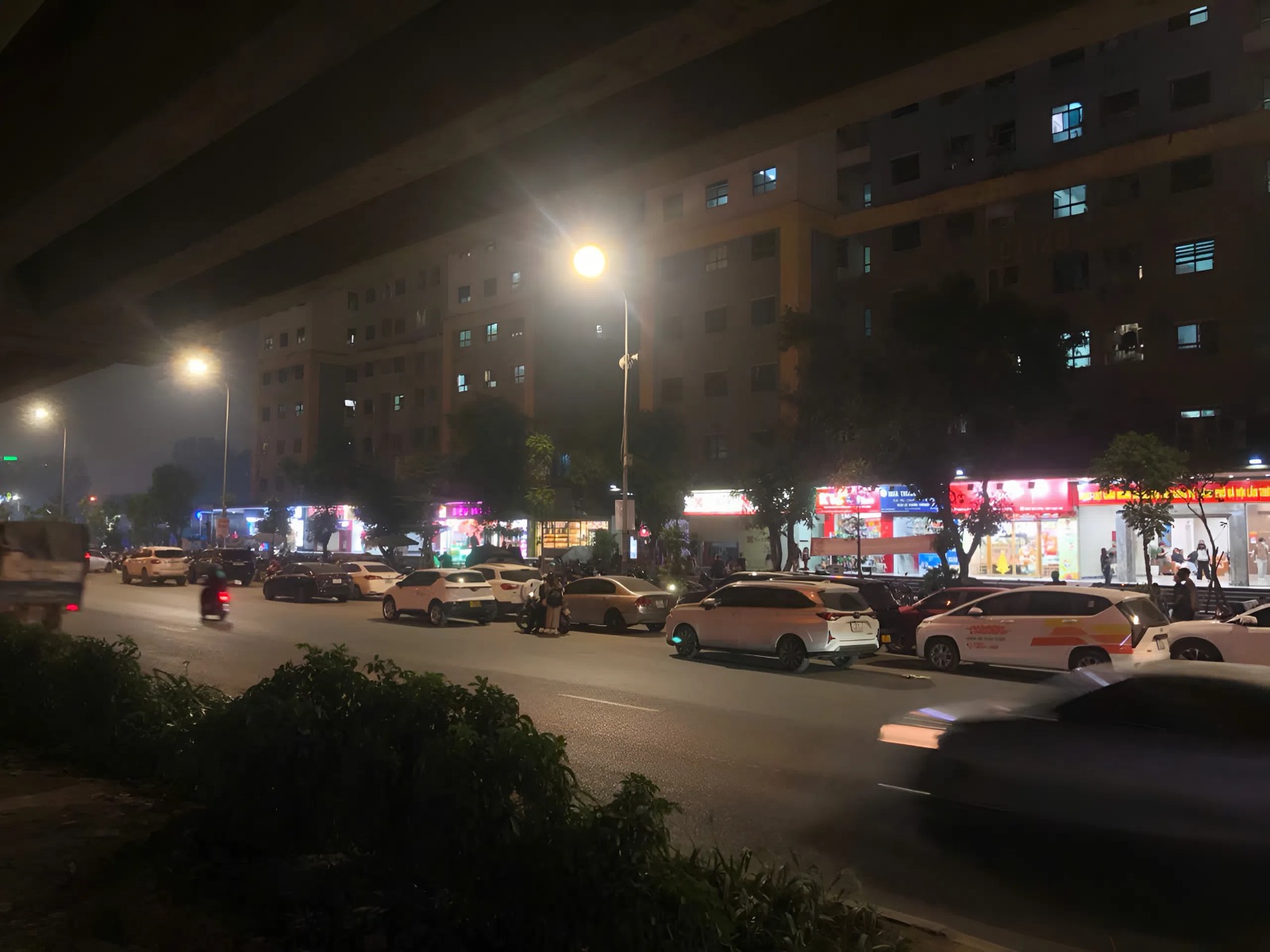 Huy động nguồn lực xã hội hóa giảm áp lực bãi đỗ xe tại Hà Nội- Ảnh 2.