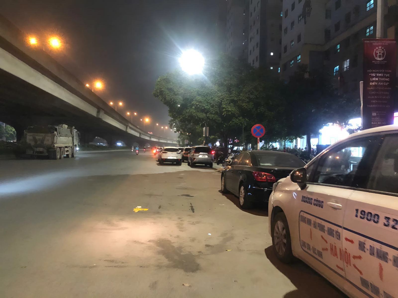 Huy động nguồn lực xã hội hóa giảm áp lực bãi đỗ xe tại Hà Nội- Ảnh 3.