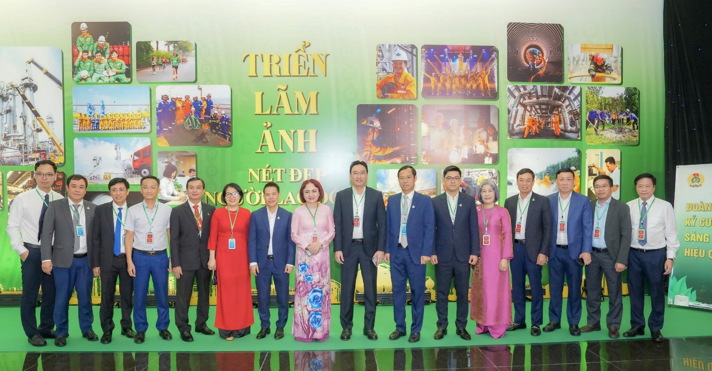 Công đoàn PV GAS nhiệm kỳ 2025 - 2030: Đoàn kết, Dân chủ, Kỷ cương, Đổi mới, Phát triển- Ảnh 3. Công đoàn PV GAS nhiệm kỳ 2025 - 2030: Đoàn kết, Dân chủ, Kỷ cương, Đổi mới, Phát triển- Ảnh 3.