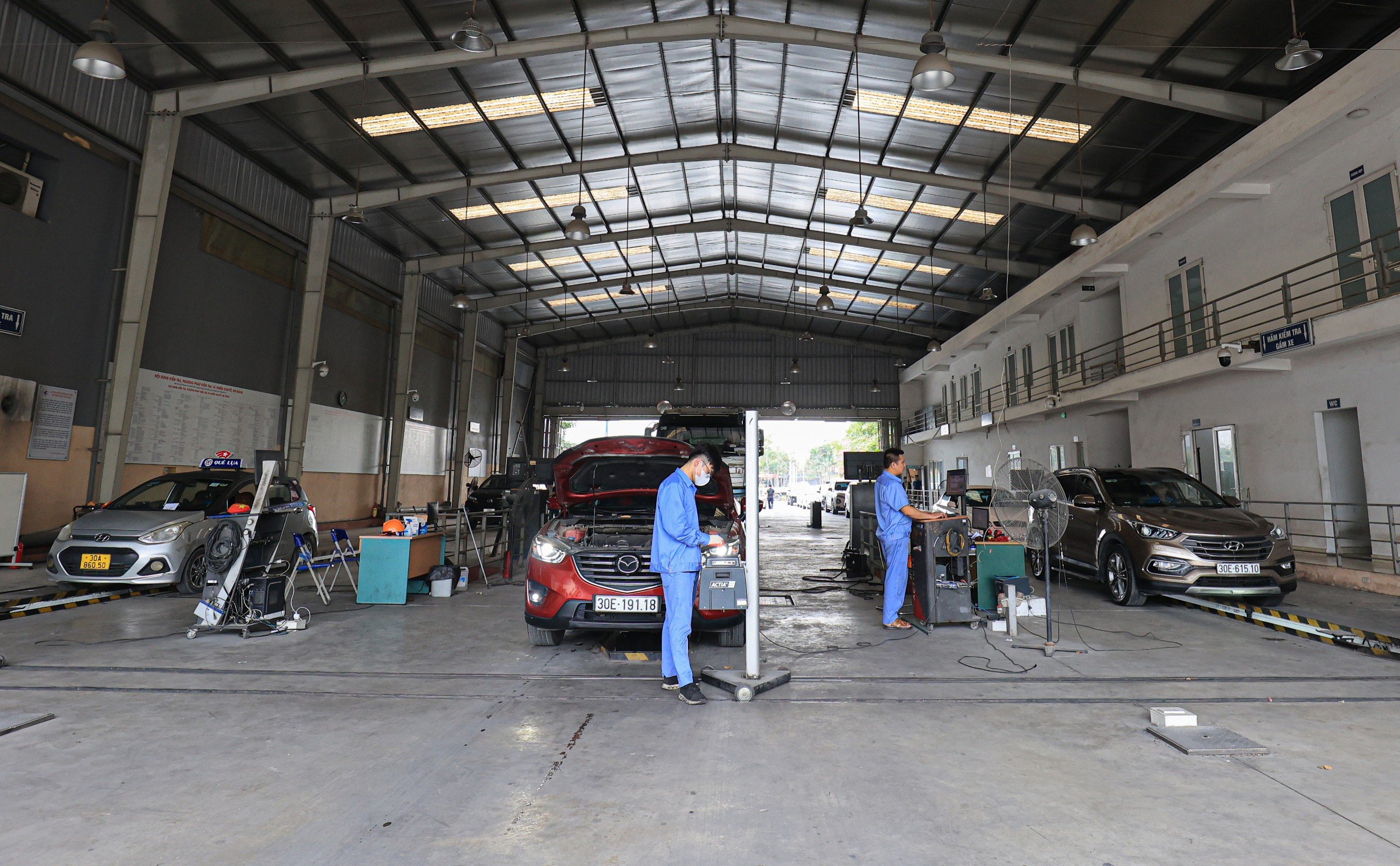 Hơn 5,4 triệu lượt phương tiện đăng kiểm tr&ecirc;n to&agrave;n quốc trong năm 2025- Ảnh 1.