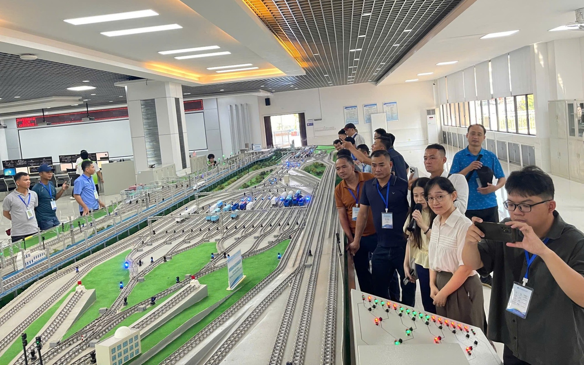 Bộ X&acirc;y dựng ban h&agrave;nh kế hoạch ph&aacute;t triển nguồn nh&acirc;n lực đường sắt