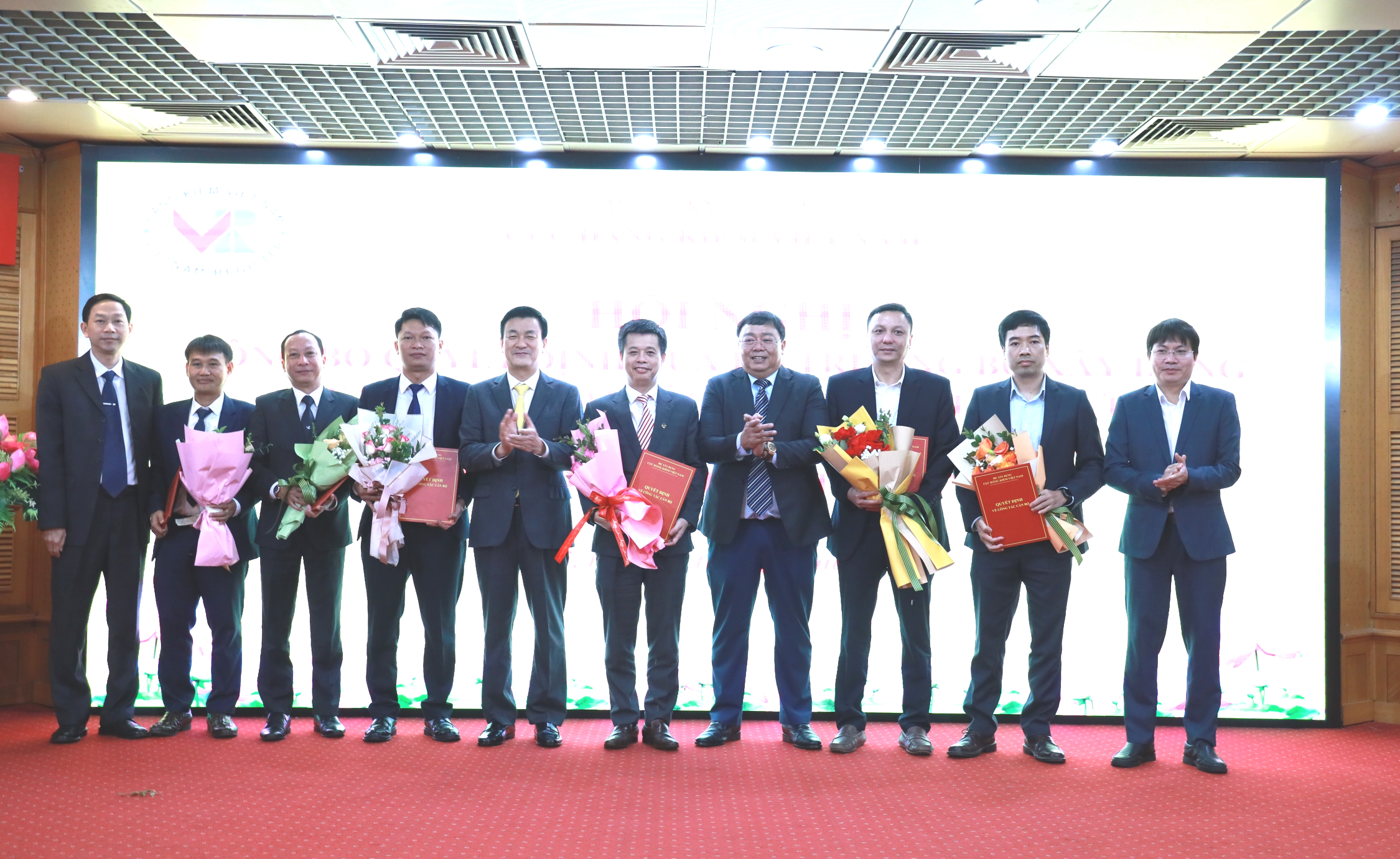 Tổ chức lại Cục Đăng kiểm Việt Nam: Giảm đầu mối, tăng hiệu quả quản l&yacute;- Ảnh 3.