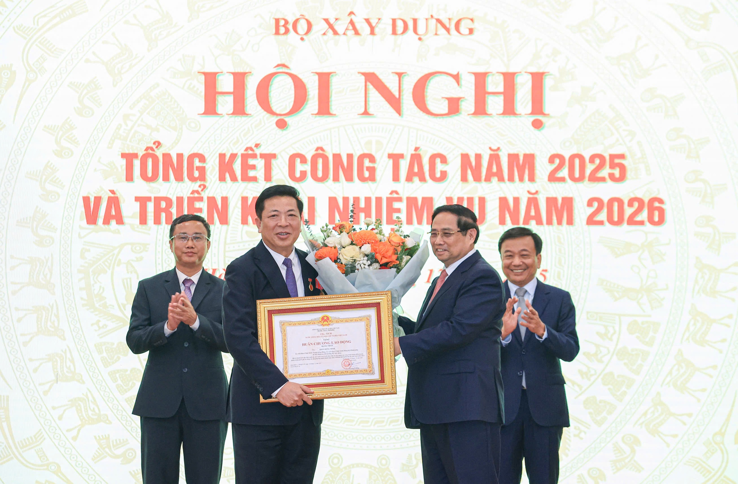 Thủ tướng: Bộ X&acirc;y dựng thực hiện &ldquo;5 bảo đảm, 6 đột ph&aacute;&rdquo; để đạt kết quả cao hơn- Ảnh 3.