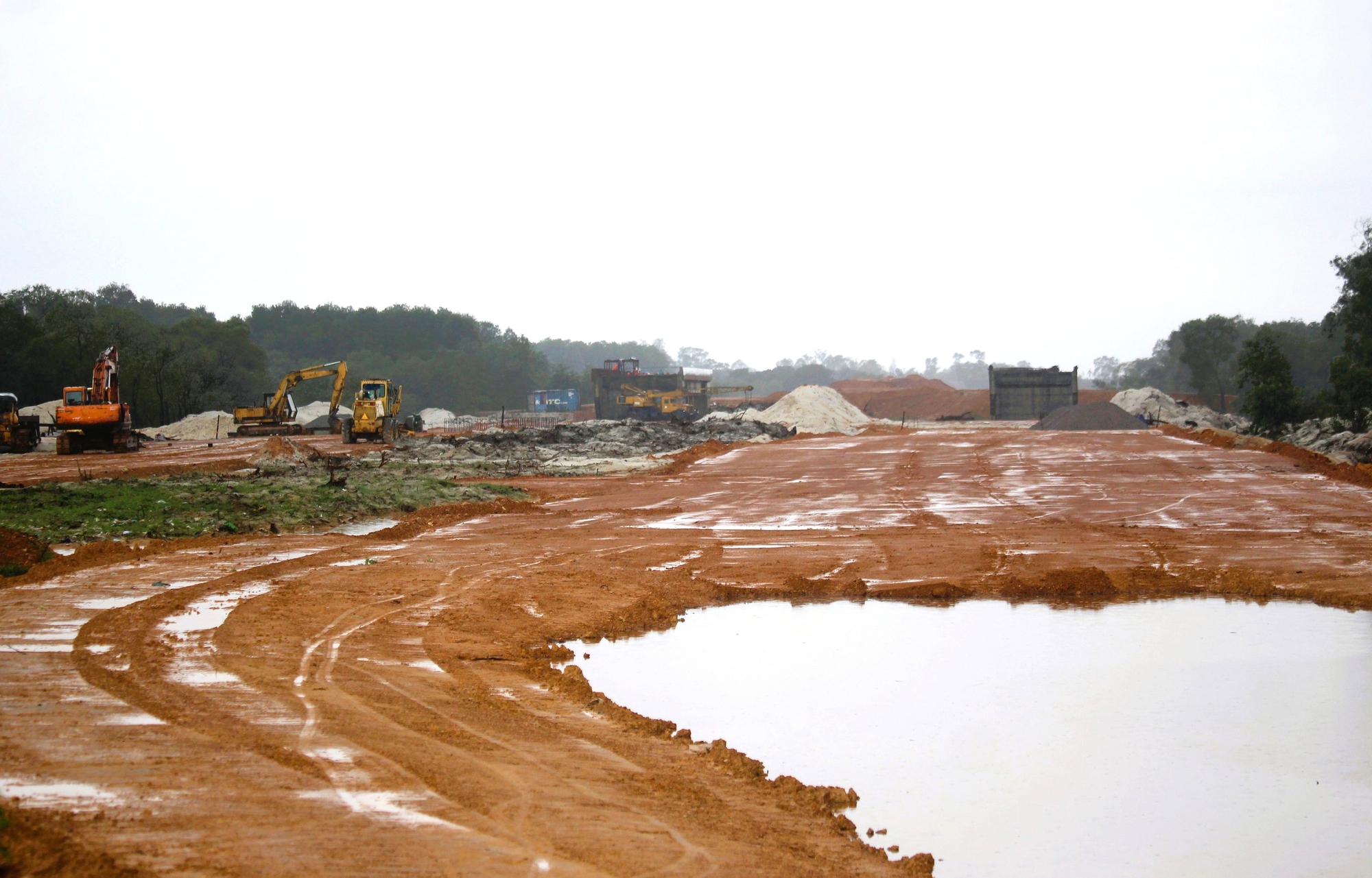 Cận cảnh dự &aacute;n 600 tỷ đồng ở Quảng Trị c&ograve;n ngổn ngang, kh&oacute; ho&agrave;n th&agrave;nh trong năm 2025- Ảnh 13.