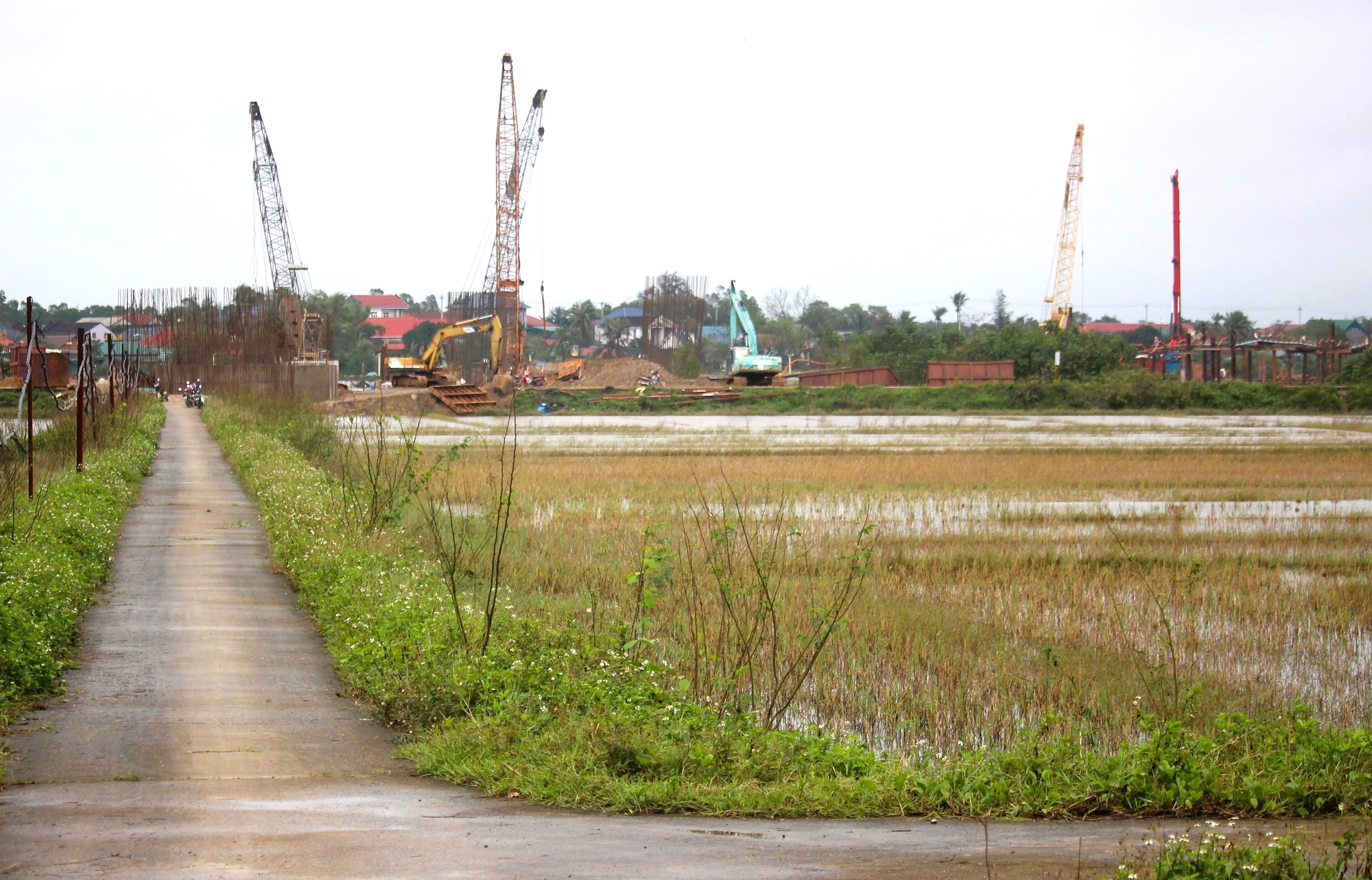 Cận cảnh dự &aacute;n 600 tỷ đồng ở Quảng Trị c&ograve;n ngổn ngang, kh&oacute; ho&agrave;n th&agrave;nh trong năm 2025- Ảnh 6.