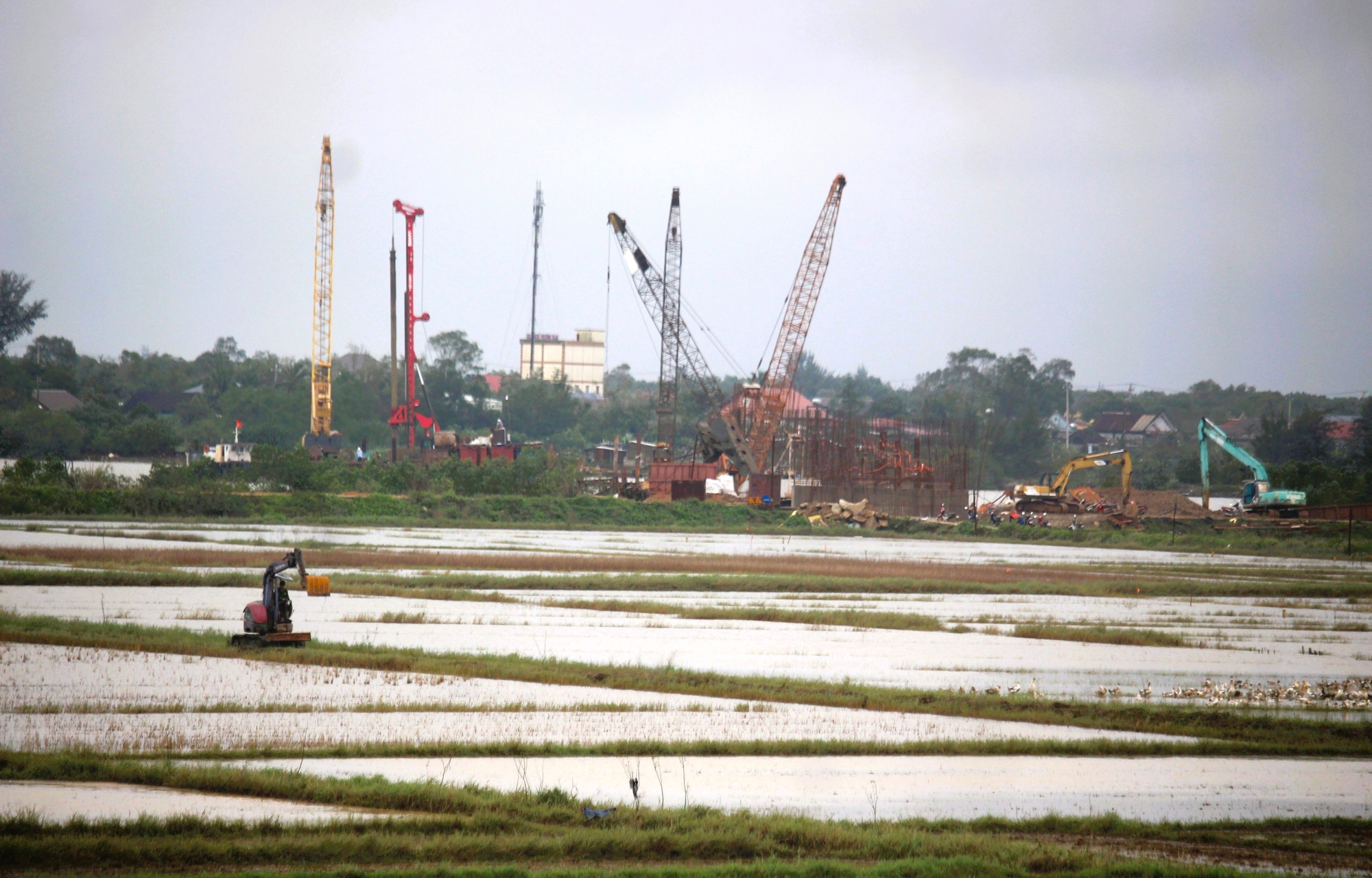 Cận cảnh dự &aacute;n 600 tỷ đồng ở Quảng Trị c&ograve;n ngổn ngang, kh&oacute; ho&agrave;n th&agrave;nh trong năm 2025- Ảnh 7.