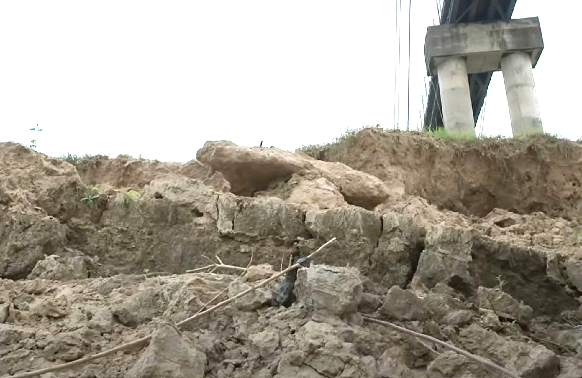 Nghệ An: Người d&acirc;n v&ugrave;ng cao mong sớm c&oacute; cầu treo qua s&ocirc;ng qua suối- Ảnh 5.