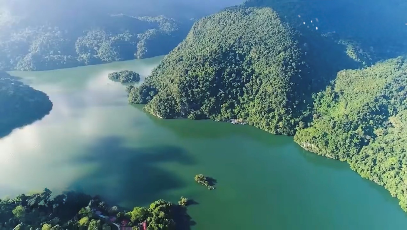 Ba Bể điểm đến xanh giữa đại ng&agrave;n Việt Bắc- Ảnh 1.