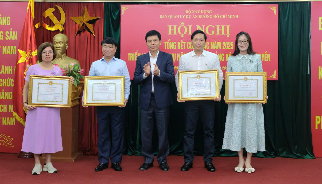 Thứ trưởng L&ecirc; Anh Tuấn: Ban QLDA đường Hồ Ch&iacute; Minh cần tiếp tục tinh - gọn - chuy&ecirc;n nghiệp- Ảnh 2.