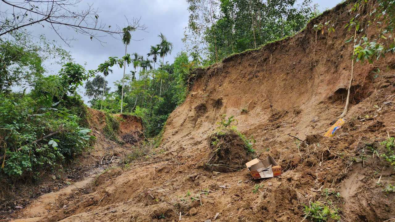 Quảng Ng&atilde;i: X&atilde; miền n&uacute;i mong mỏi c&acirc;y cầu để giao th&ocirc;ng kh&ocirc;ng c&ograve;n chia cắt- Ảnh 4.