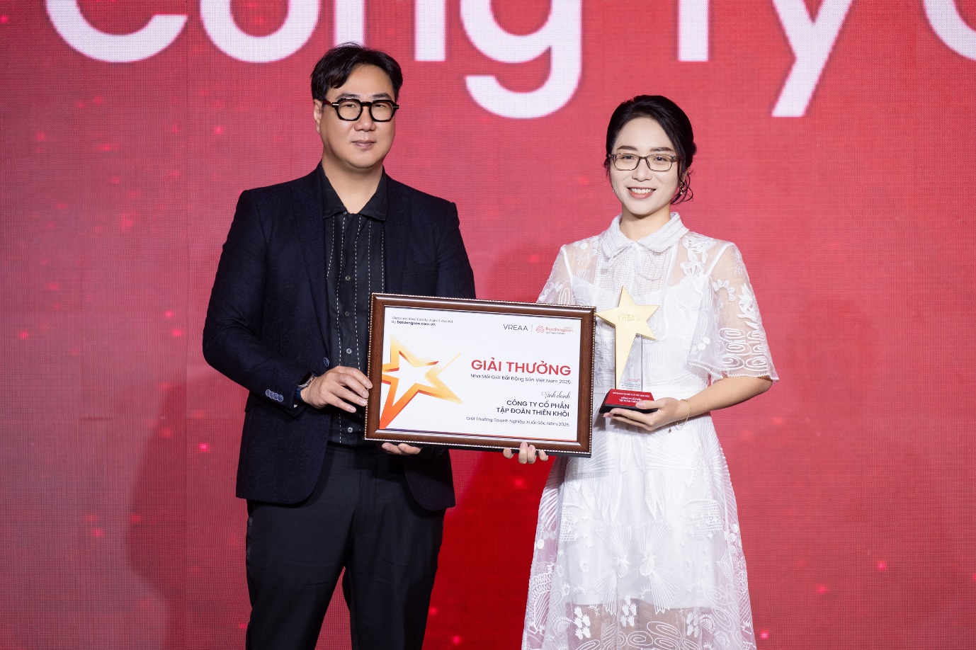 1% môi giới xuất sắc nhận giải Nhà môi giới bất động sản Việt Nam 2025- Ảnh 2. 1% môi giới xuất sắc nhận giải Nhà môi giới bất động sản Việt Nam 2025- Ảnh 2.
