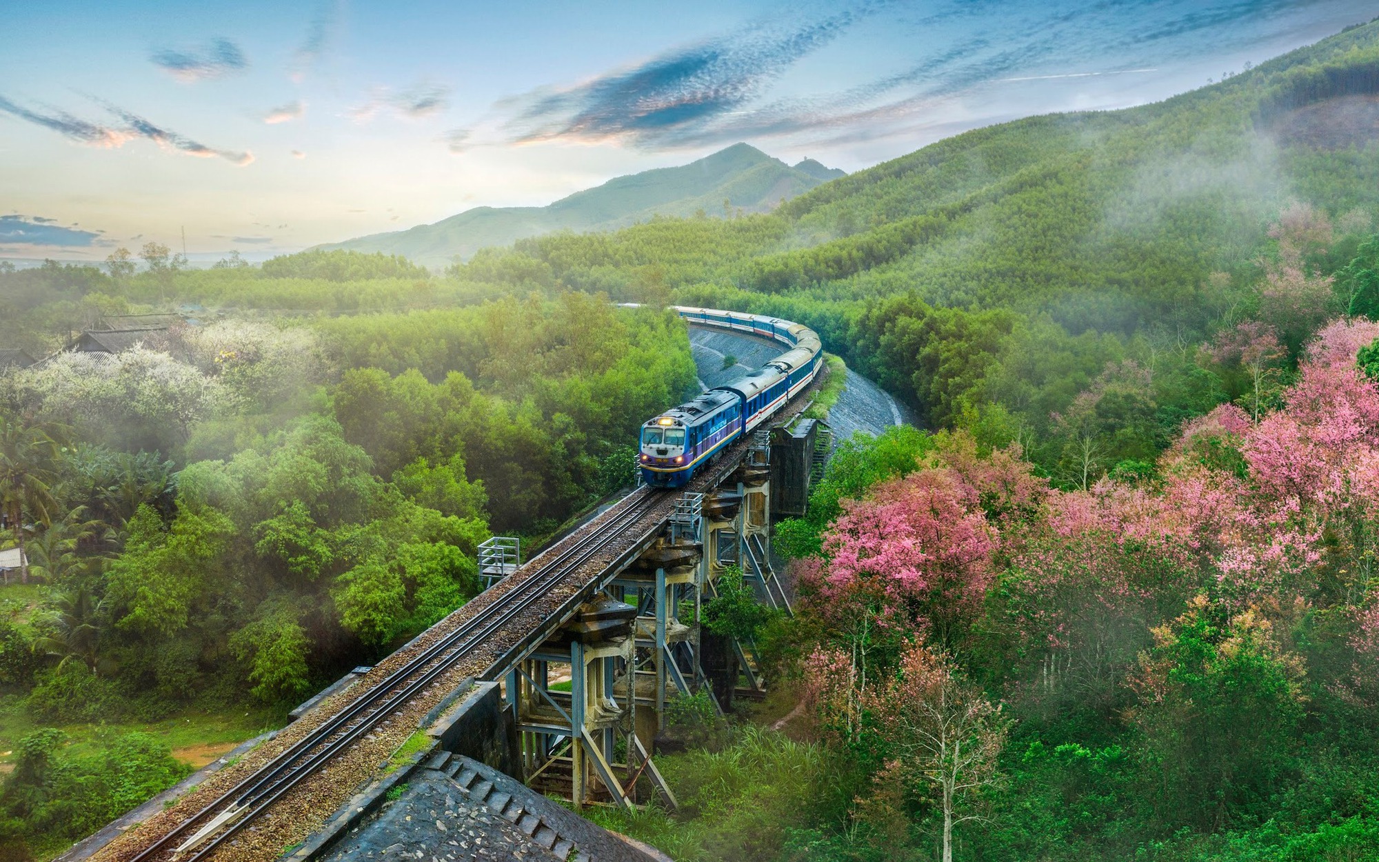 Tàu kín chỗ, Ga Hà Nội vẫn thông thoáng trước tết Dương lịch 2026- Ảnh 12. Đường sắt chạy thêm 11 chuyến tàu, cung cấp 5.500 vé dịp Tết Bính Ngọ 2026