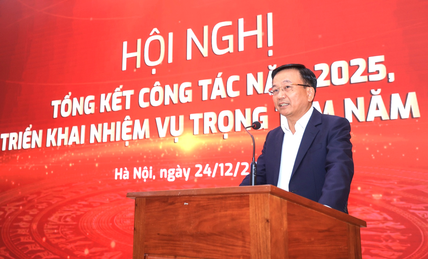 Phát biểu chỉ đạo tại Hội nghị, Thứ trưởng Bộ Xây dựng Nguyễn Danh Huy đánh giá, kết quả lớn nhất mà Báo Xây dựng đạt được trong năm 2025 là vượt qua khó khăn, thử thách để hoàn thành tốt các nhiệm vụ chính trị được giao. Thứ trưởng Bộ Xây dựng Nguyễn Danh Huy phát biểu chỉ đạo tại Hội nghị tổng kết công tác năm 2023 và triển khai nhiệm vụ năm 2026 của Báo Xây dựng.