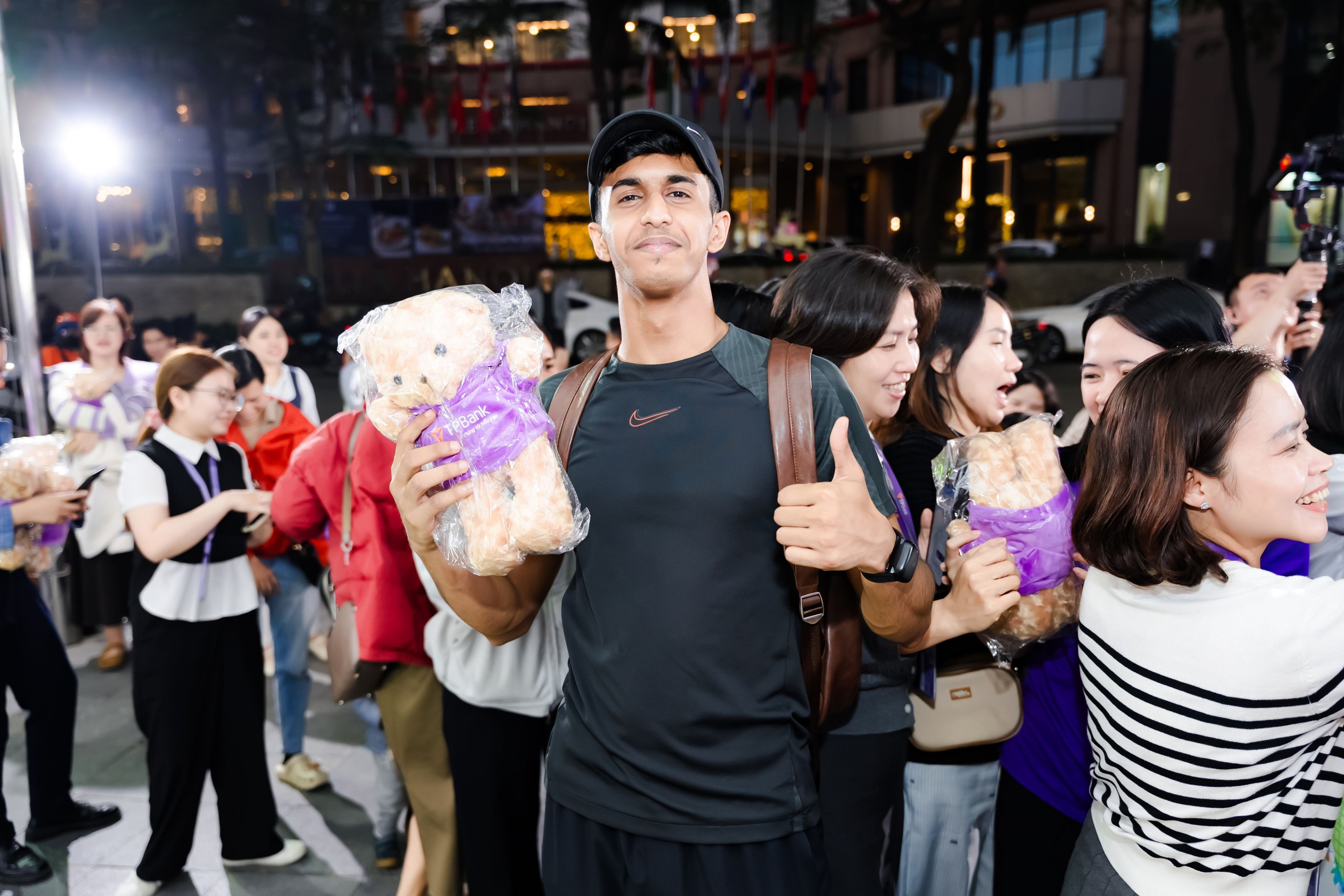 TPBank thắp sáng Giáng sinh bằng trải nghiệm số và những khoảnh khắc gần gũi- Ảnh 4. TPBank thắp sáng Giáng sinh bằng trải nghiệm số và những khoảnh khắc gần gũi- Ảnh 4.