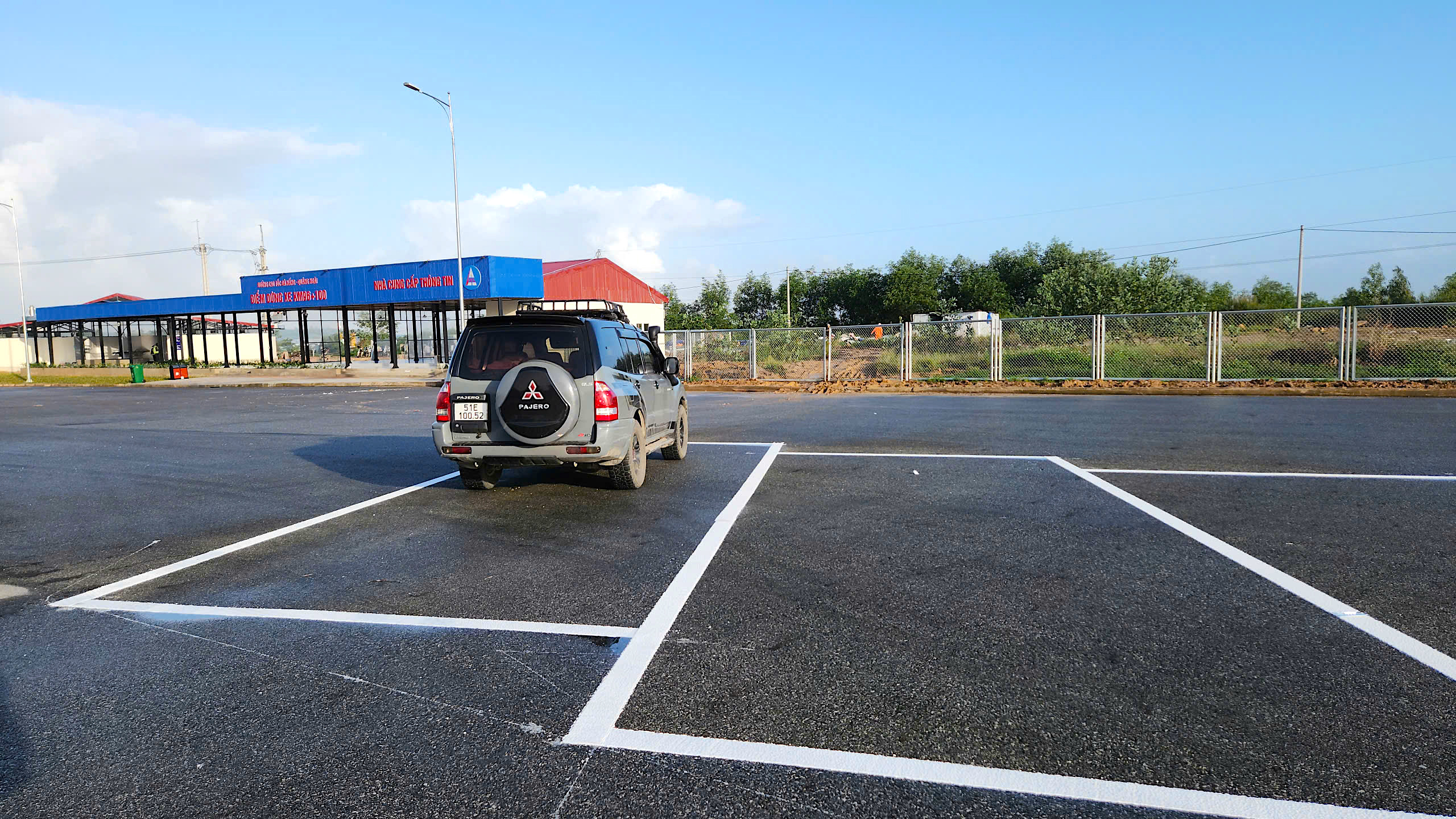 Cận cảnh điểm dừng xe đầu ti&ecirc;n tr&ecirc;n cao tốc Đ&agrave; Nẵng - Quảng Ng&atilde;i- Ảnh 2.