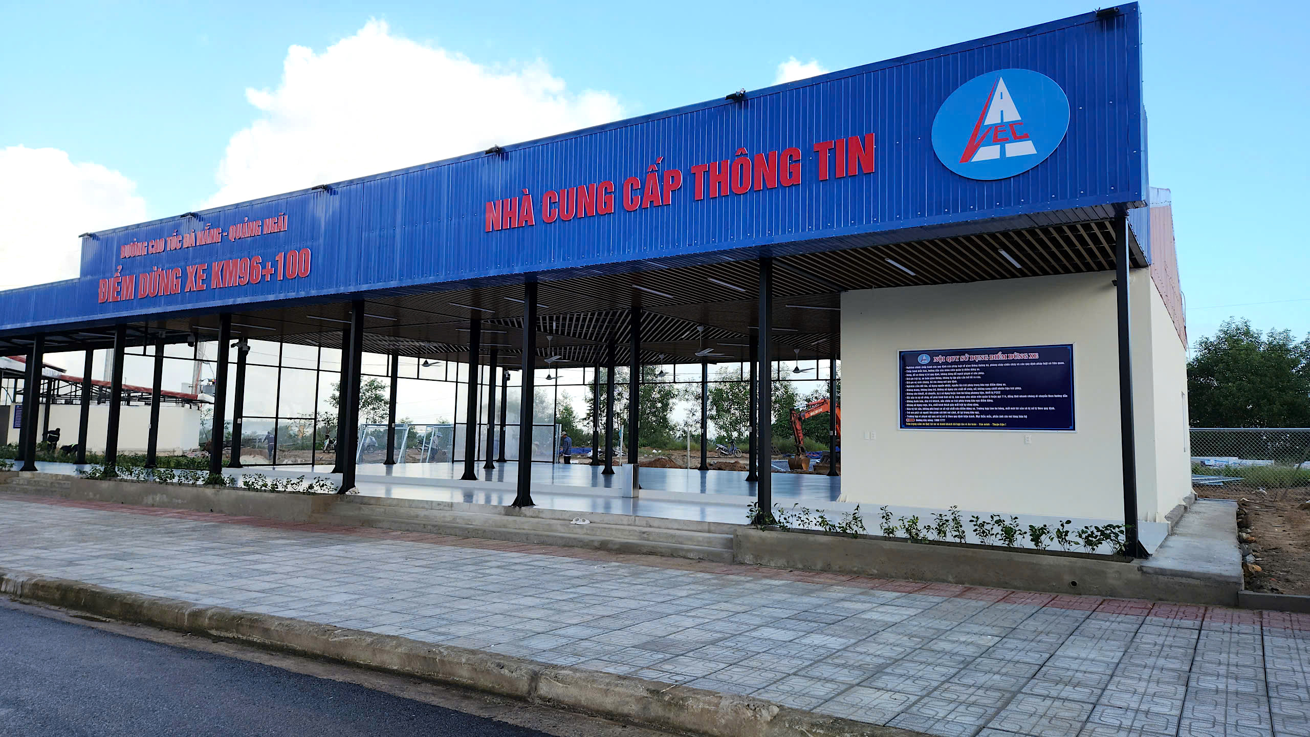 Cận cảnh điểm dừng xe đầu ti&ecirc;n tr&ecirc;n cao tốc Đ&agrave; Nẵng - Quảng Ng&atilde;i- Ảnh 9.