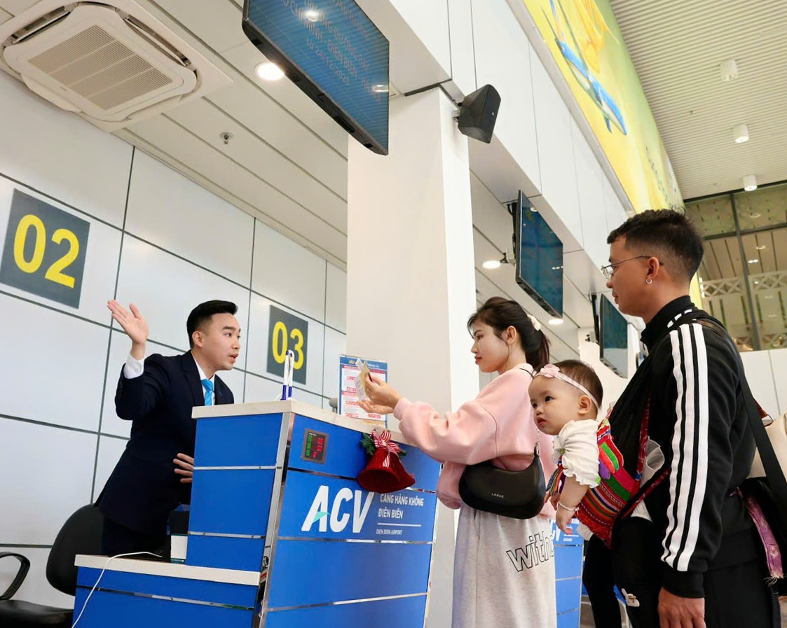 Chuyến bay đầu ti&ecirc;n kết nối TP.HCM - Điện Bi&ecirc;n của Vietnam Airlines ch&iacute;nh thức cất c&aacute;nh- Ảnh 5.