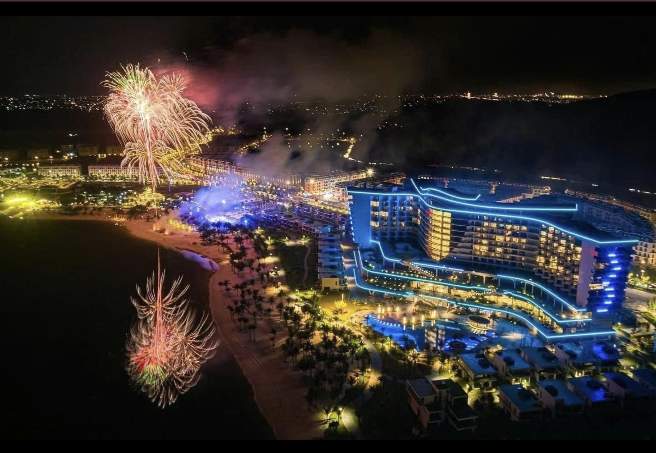 C&aacute;c kh&aacute;ch sạn hối hả sửa soạn cho sự kiện đếm ngược ch&agrave;o năm mới 2026- Ảnh 2.