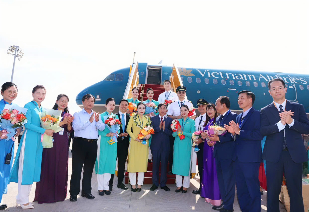 Chuyến bay đầu ti&ecirc;n kết nối TP.HCM - Điện Bi&ecirc;n của Vietnam Airlines ch&iacute;nh thức cất c&aacute;nh- Ảnh 7.
