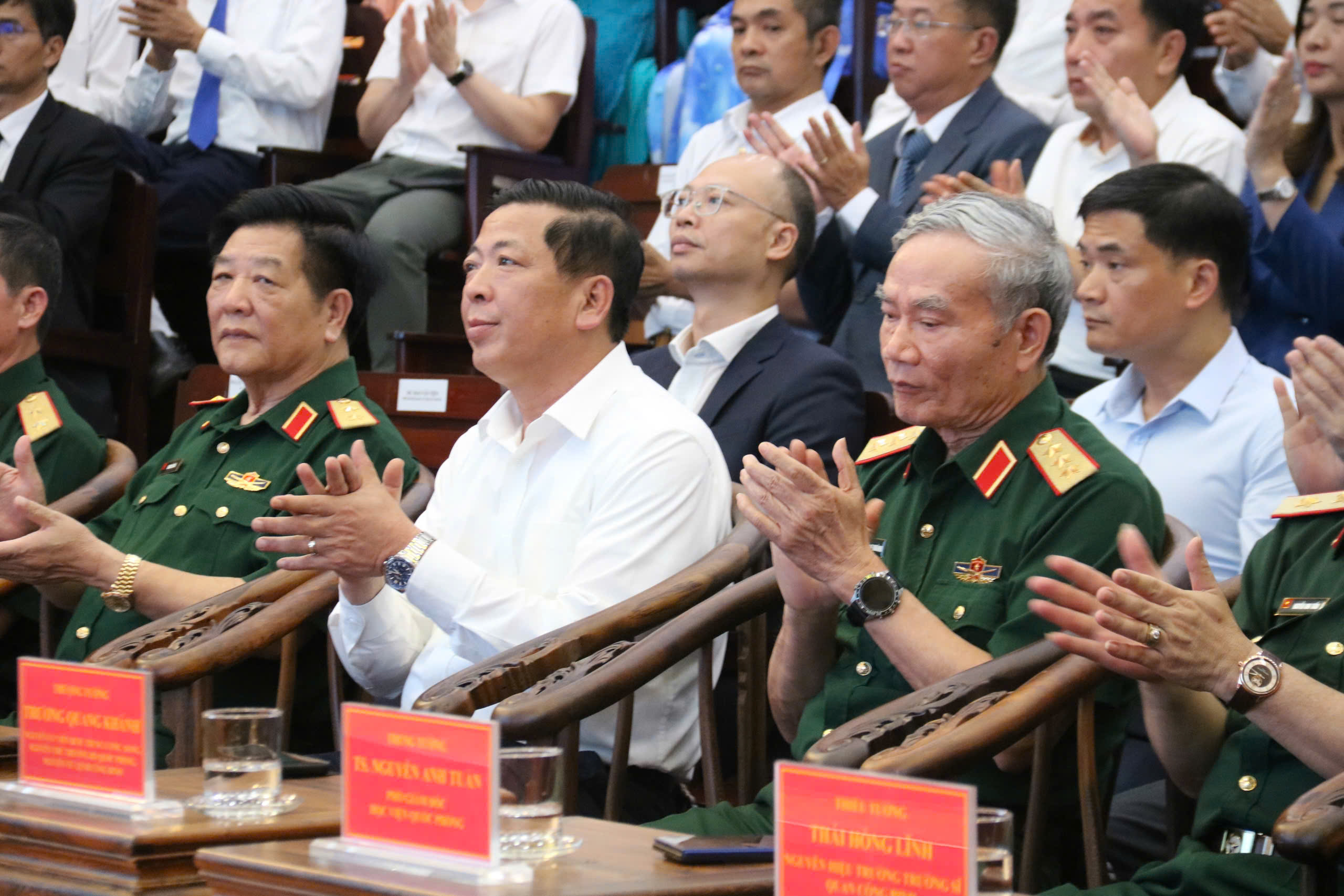 Bộ trưởng Trần Hồng Minh: Ph&ograve;ng m&ocirc; phỏng l&agrave; bước đột ph&aacute; đ&agrave;o tạo nh&acirc;n lực đường sắt- Ảnh 1.