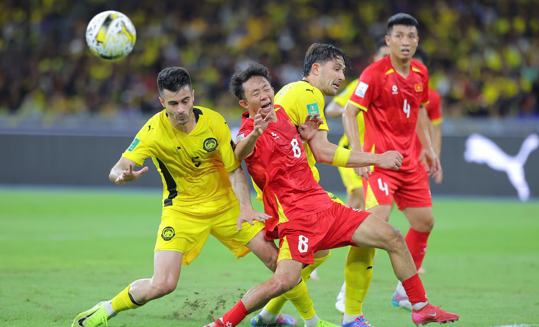 Nếu được xử thắng Malaysia, đội tuyển Việt Nam sẽ hưởng lợi gì?- Ảnh 1. Nếu được xử thắng Malaysia, đội tuyển Việt Nam sẽ hưởng lợi gì?- Ảnh 1.